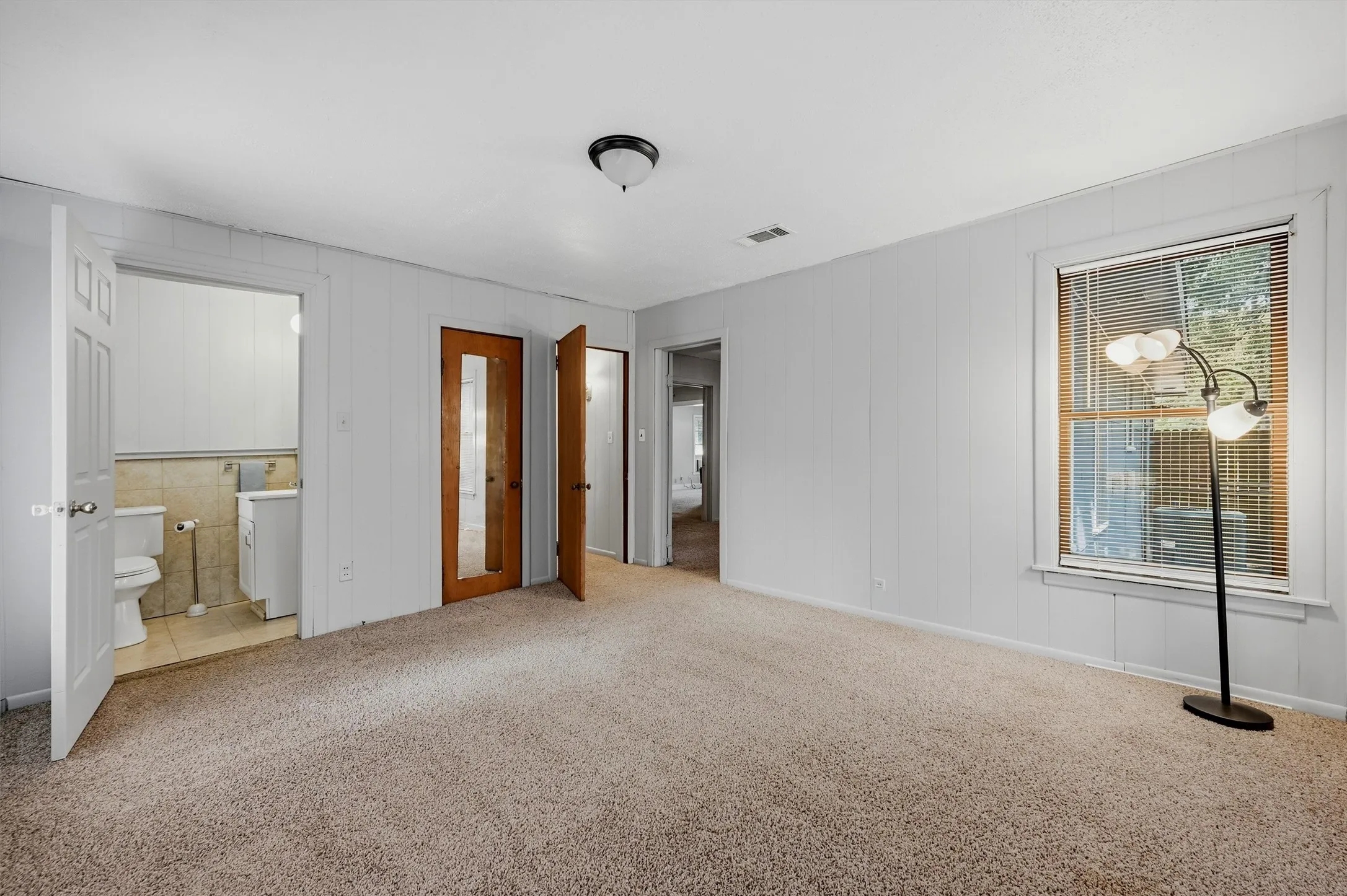 Single Family Residence For Sale in Grayson County , 408 E Park Avenue, Sherman, Texas 75090, 3 Bedroom, 2 Bathroom, 1 Garage spaces, 1,623 Sqft, built in 1946, mls#21369548, Real Estate Agent in Sherman, Homes For Sale in Grayson county, Homes For Sale in Sherman, Realtor in Sherman Texas, Real Estate Brokerage Independent Realty Texas, Luminita Cordes Realtor