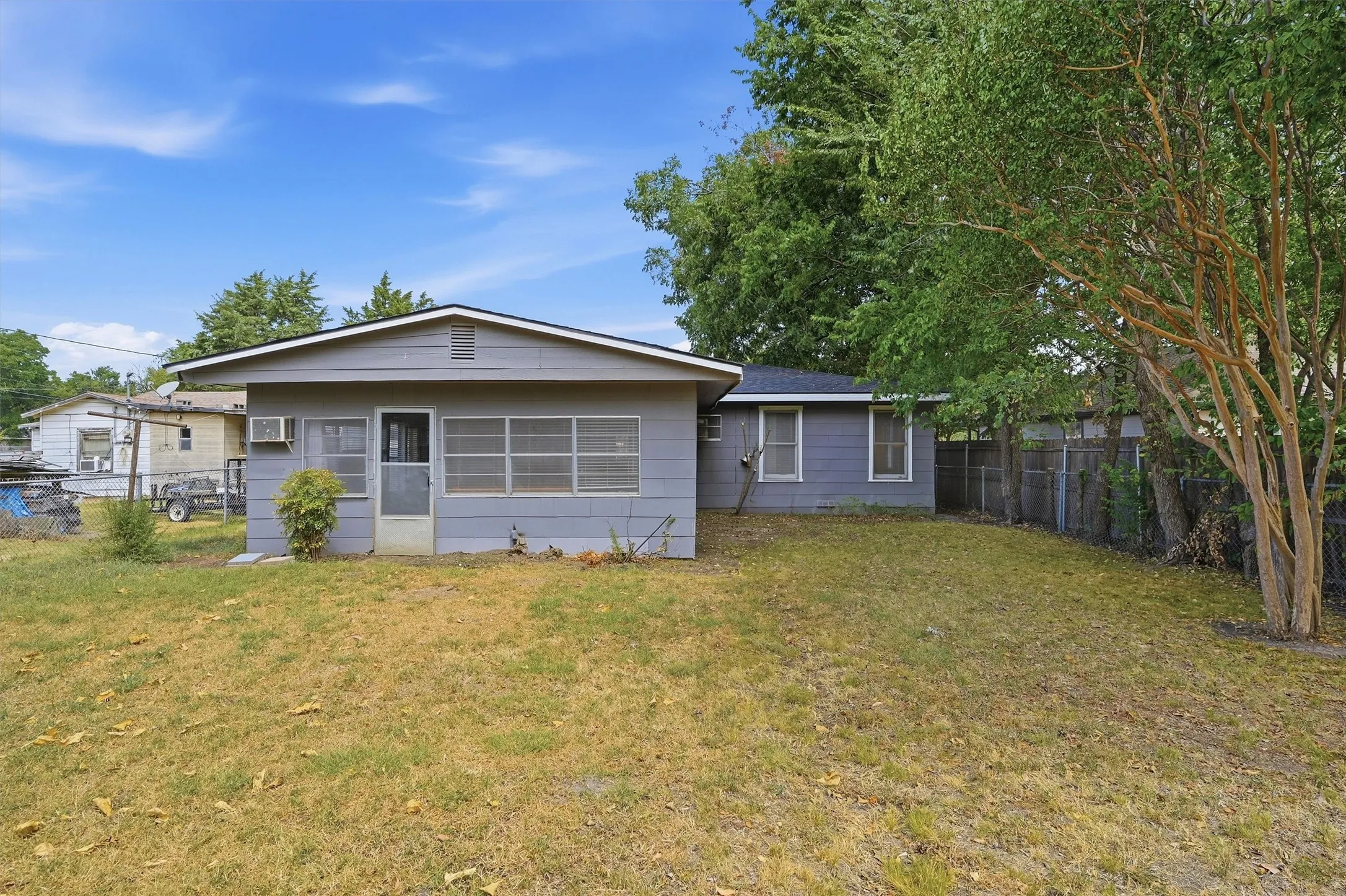 Single Family Residence For Sale in Grayson County , 408 E Park Avenue, Sherman, Texas 75090, 3 Bedroom, 2 Bathroom, 1 Garage spaces, 1,623 Sqft, built in 1946, mls#21369548, Real Estate Agent in Sherman, Homes For Sale in Grayson county, Homes For Sale in Sherman, Realtor in Sherman Texas, Real Estate Brokerage Independent Realty Texas, Luminita Cordes Realtor