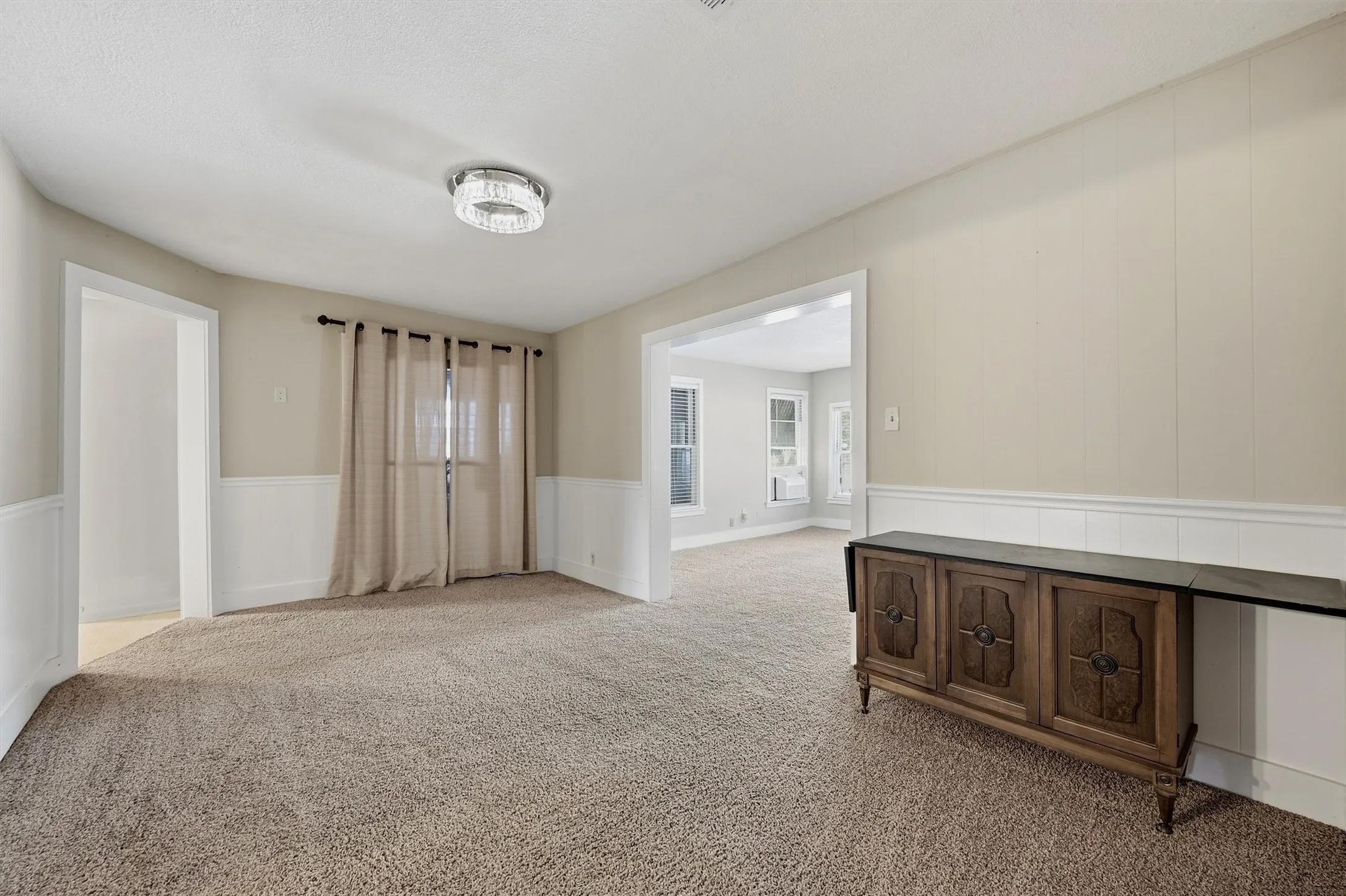 Single Family Residence For Sale in Grayson County , 408 E Park Avenue, Sherman, Texas 75090, 3 Bedroom, 2 Bathroom, 1 Garage spaces, 1,623 Sqft, built in 1946, mls#21369548, Real Estate Agent in Sherman, Homes For Sale in Grayson county, Homes For Sale in Sherman, Realtor in Sherman Texas, Real Estate Brokerage Independent Realty Texas, Luminita Cordes Realtor