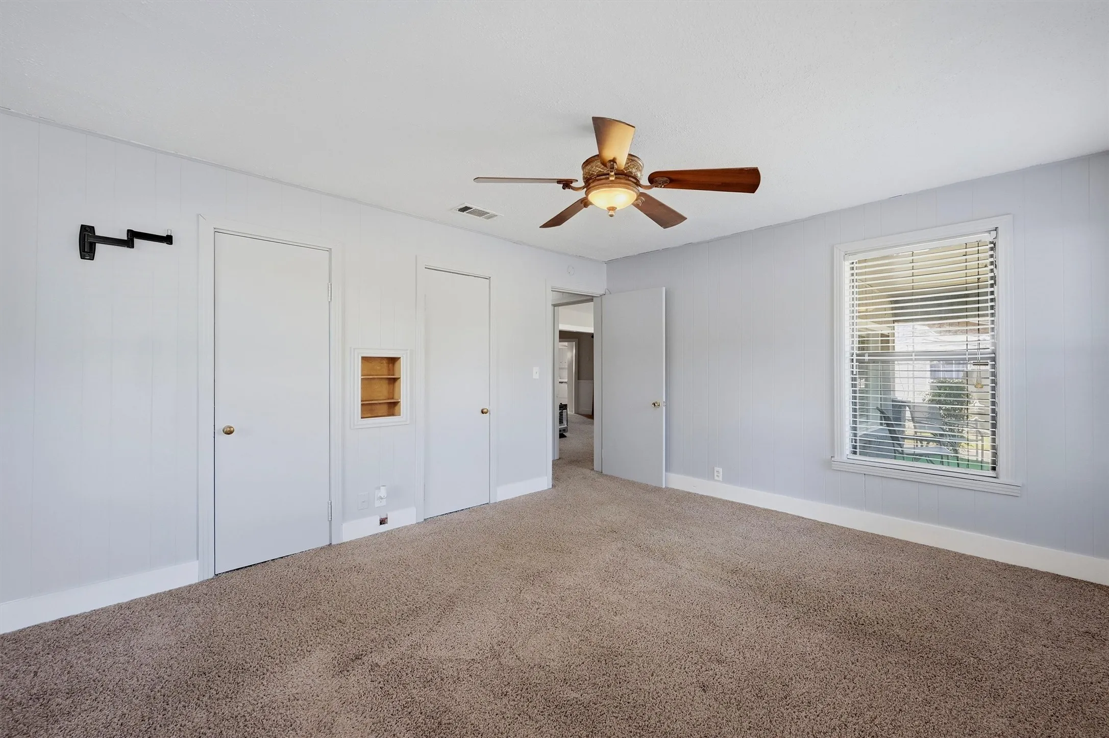 Single Family Residence For Sale in Grayson County , 408 E Park Avenue, Sherman, Texas 75090, 3 Bedroom, 2 Bathroom, 1 Garage spaces, 1,623 Sqft, built in 1946, mls#21369548, Real Estate Agent in Sherman, Homes For Sale in Grayson county, Homes For Sale in Sherman, Realtor in Sherman Texas, Real Estate Brokerage Independent Realty Texas, Luminita Cordes Realtor