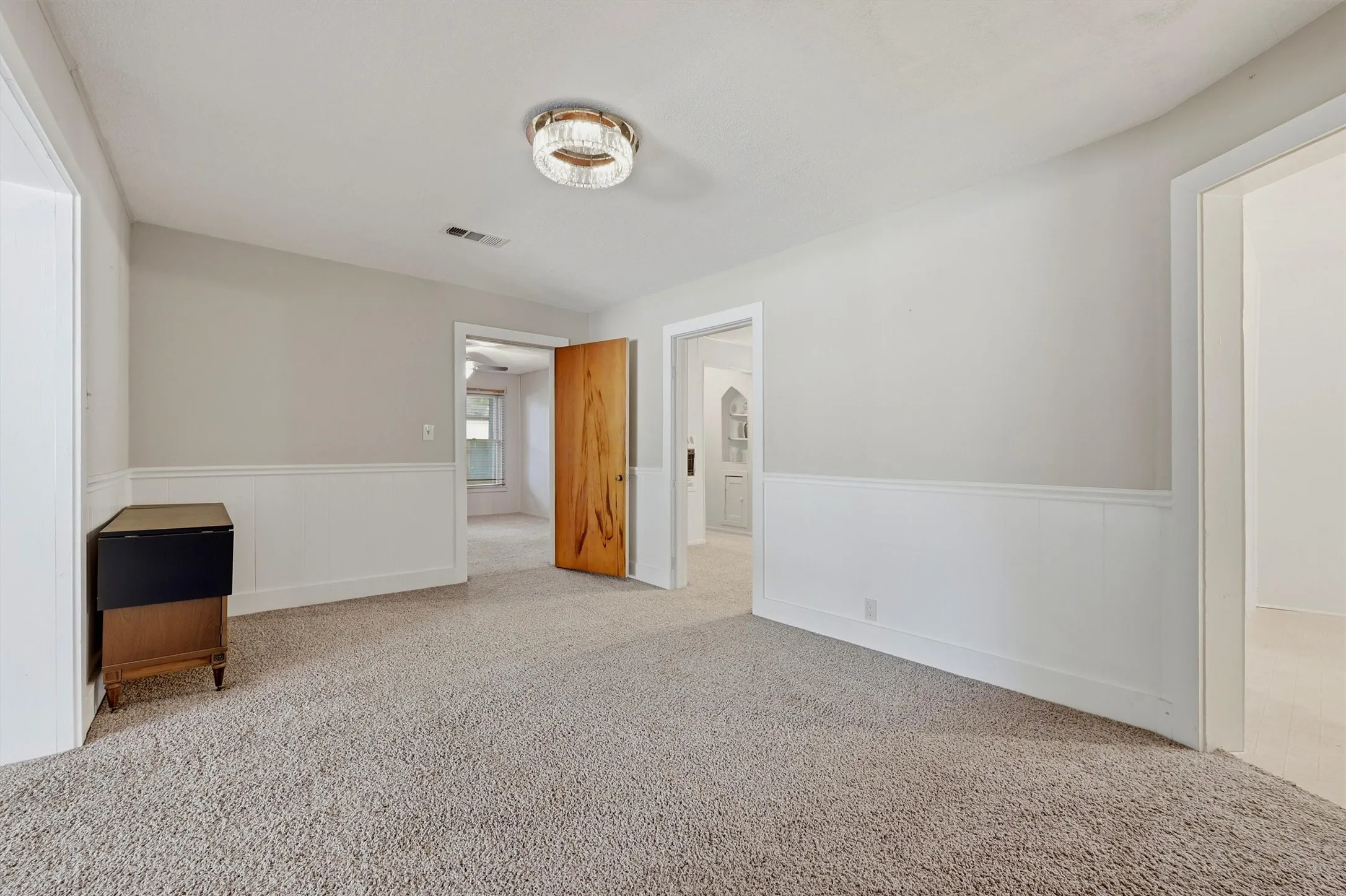 Single Family Residence For Sale in Grayson County , 408 E Park Avenue, Sherman, Texas 75090, 3 Bedroom, 2 Bathroom, 1 Garage spaces, 1,623 Sqft, built in 1946, mls#21369548, Real Estate Agent in Sherman, Homes For Sale in Grayson county, Homes For Sale in Sherman, Realtor in Sherman Texas, Real Estate Brokerage Independent Realty Texas, Luminita Cordes Realtor