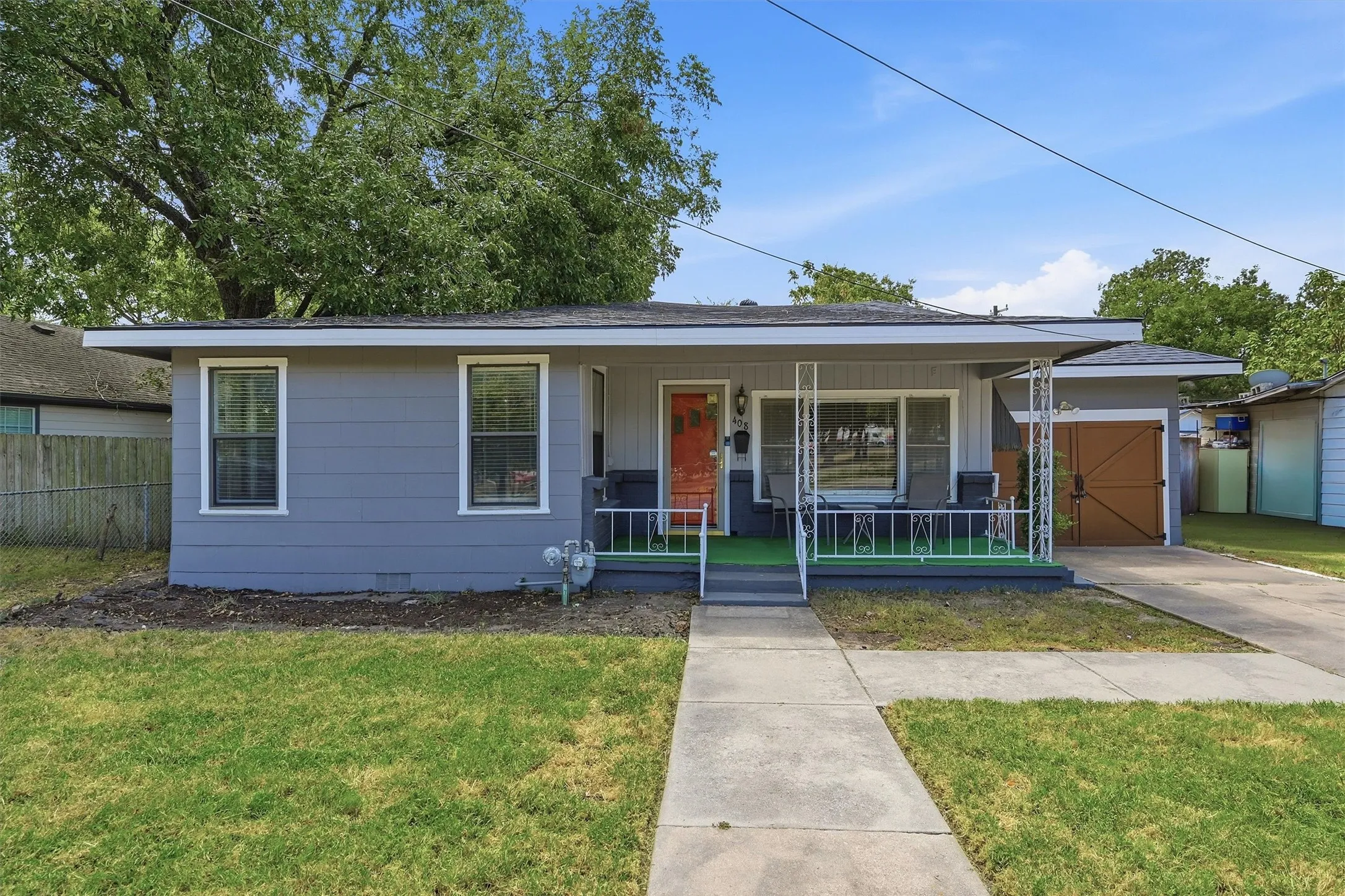 Single Family Residence For Sale in Grayson County , 408 E Park Avenue, Sherman, Texas 75090, 3 Bedroom, 2 Bathroom, 1 Garage spaces, 1,623 Sqft, built in 1946, mls#21369548, Real Estate Agent in Sherman, Homes For Sale in Grayson county, Homes For Sale in Sherman, Realtor in Sherman Texas, Real Estate Brokerage Independent Realty Texas, Luminita Cordes Realtor