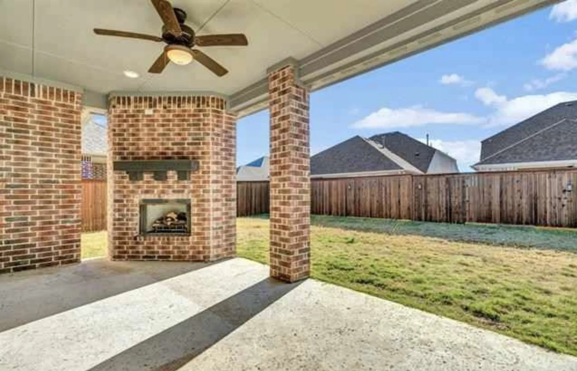 Single Family Residence For Rent in Collin County , 1624 Sweetwater Way, Celina, Texas 75009, 3 Bedroom, 2 Bathroom, 2 Garage spaces, 1,673 Sqft, built in 2018, mls#21367668, Real Estate Agent in Celina, Homes For Rent in Collin county, Homes For Rent in Celina, Realtor in Celina Texas, Real Estate Brokerage Independent Realty Texas, Luminita Cordes Realtor