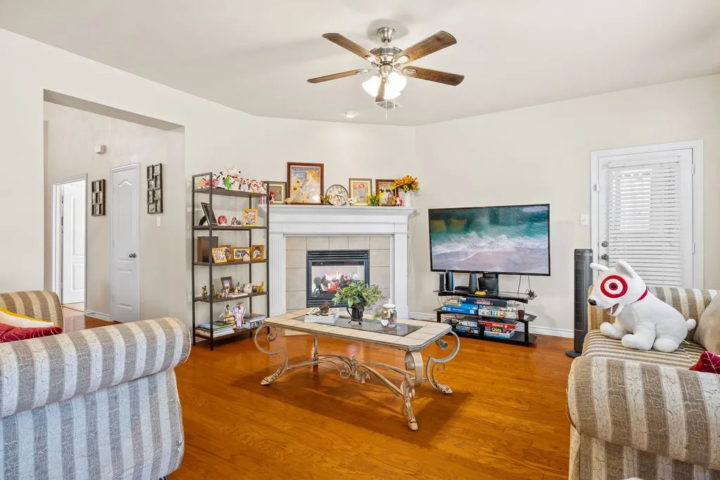 Single Family Residence For Sale in Collin County , 9300 Jerico Drive, Mc Kinney, Texas 75072, 4 Bedroom, 3 Bathroom, 2 Garage spaces, 2,604 Sqft, built in 2006, mls#21368553, Real Estate Agent in Mc Kinney, Homes For Sale in Collin county, Homes For Sale in Mc Kinney, Realtor in Mc Kinney Texas, Real Estate Brokerage Independent Realty Texas, Luminita Cordes Realtor