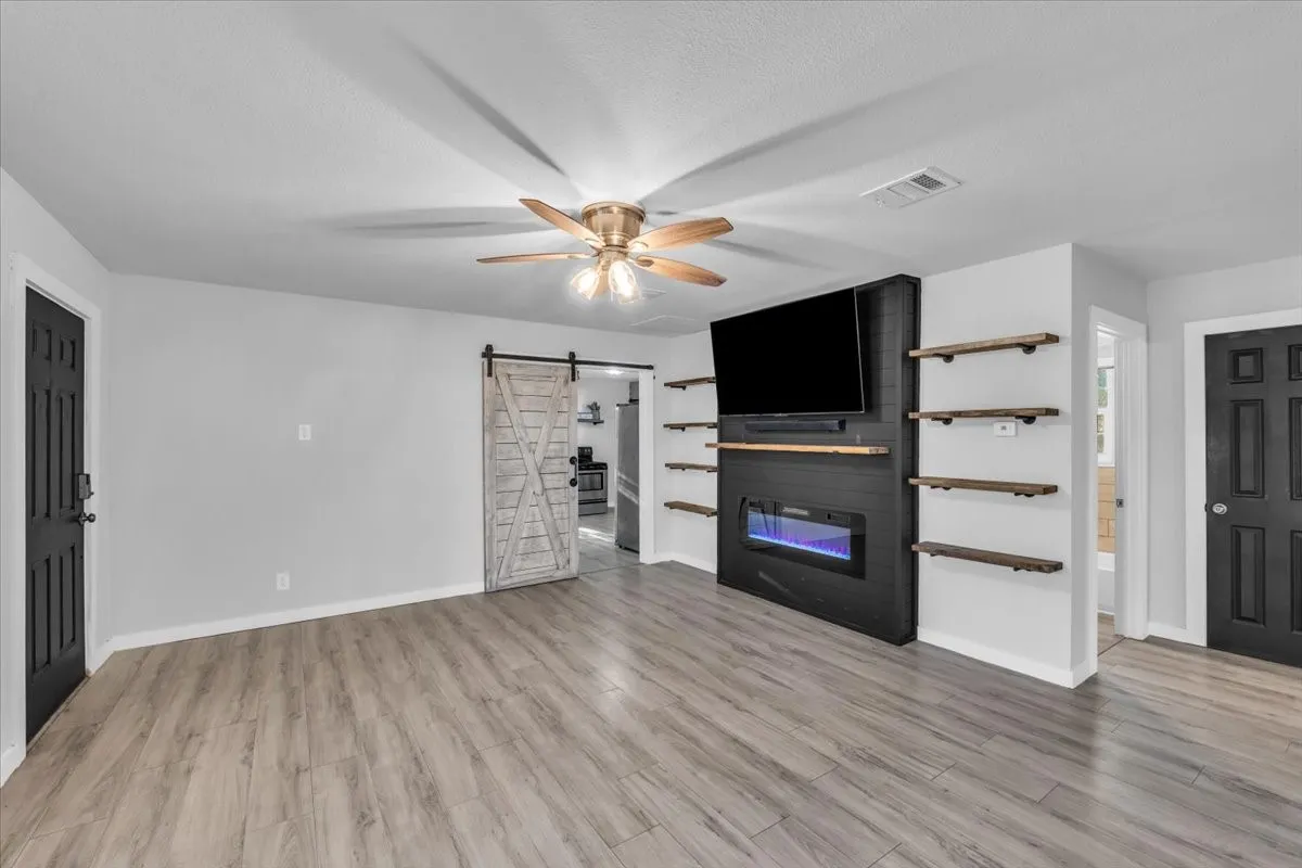 Single Family Residence For Sale in Mc Lennan County , 211 W Stegall Drive, Robinson, Texas 76706, 3 Bedroom, 1 Bathroom, Garage spaces, 1,286 Sqft, built in 1960, mls#21367894, Real Estate Agent in Robinson, Homes For Sale in Mc Lennan county, Homes For Sale in Robinson, Realtor in Robinson Texas, Real Estate Brokerage Independent Realty Texas, Luminita Cordes Realtor
