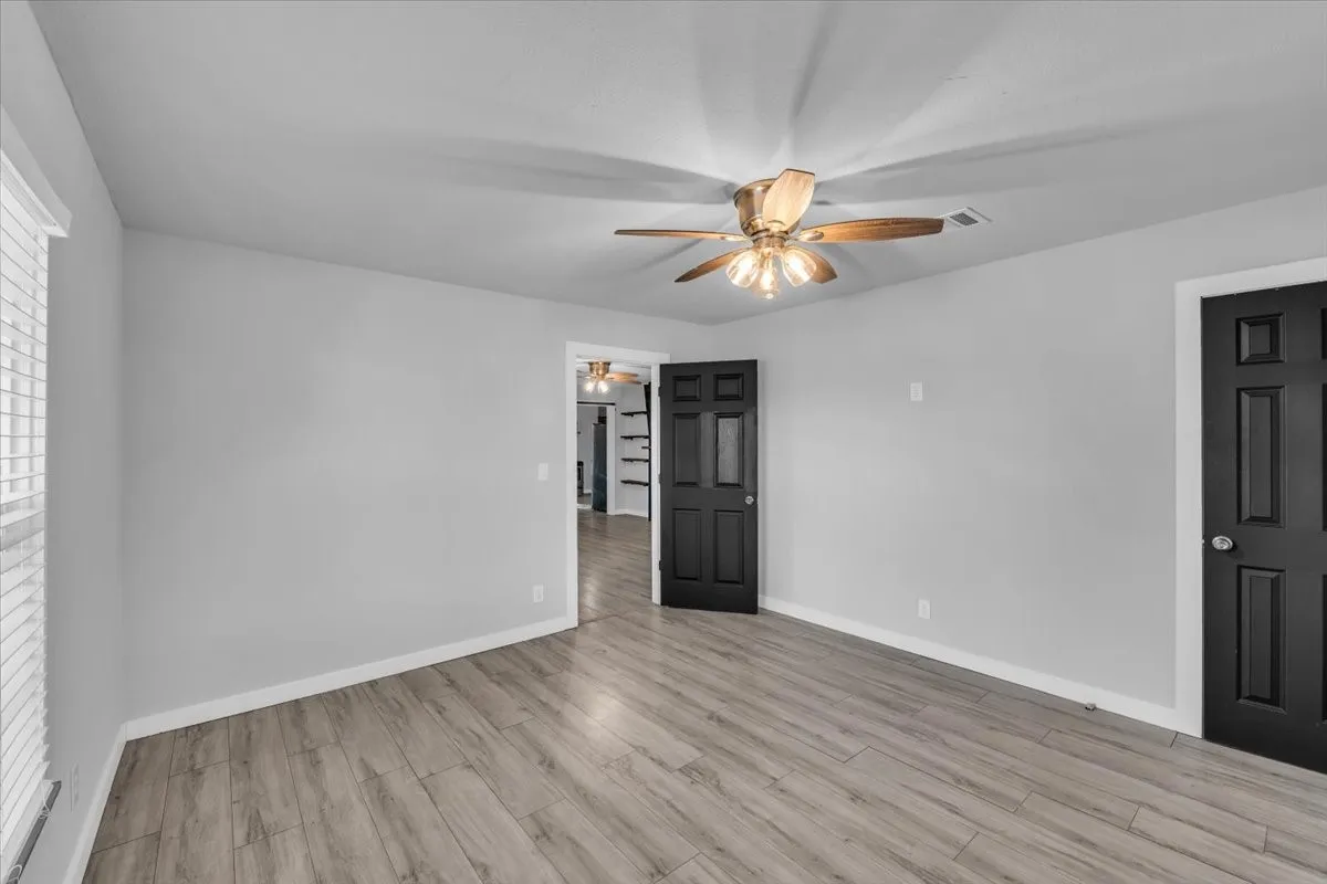 Single Family Residence For Sale in Mc Lennan County , 211 W Stegall Drive, Robinson, Texas 76706, 3 Bedroom, 1 Bathroom, Garage spaces, 1,286 Sqft, built in 1960, mls#21367894, Real Estate Agent in Robinson, Homes For Sale in Mc Lennan county, Homes For Sale in Robinson, Realtor in Robinson Texas, Real Estate Brokerage Independent Realty Texas, Luminita Cordes Realtor