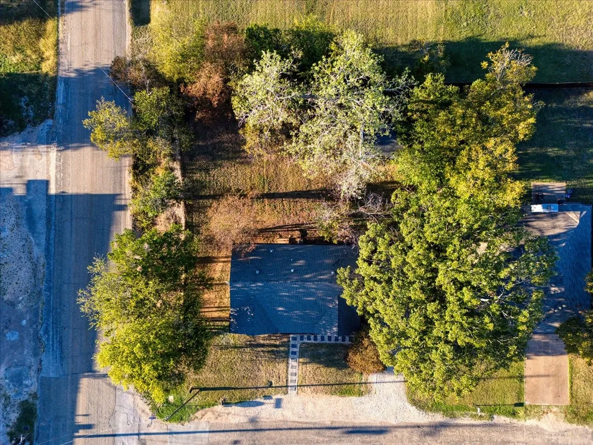 Single Family Residence For Sale in Mc Lennan County , 211 W Stegall Drive, Robinson, Texas 76706, 3 Bedroom, 1 Bathroom, Garage spaces, 1,286 Sqft, built in 1960, mls#21367894, Real Estate Agent in Robinson, Homes For Sale in Mc Lennan county, Homes For Sale in Robinson, Realtor in Robinson Texas, Real Estate Brokerage Independent Realty Texas, Luminita Cordes Realtor