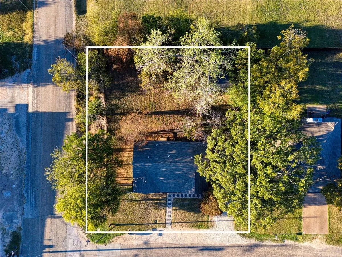 Single Family Residence For Sale in Mc Lennan County , 211 W Stegall Drive, Robinson, Texas 76706, 3 Bedroom, 1 Bathroom, Garage spaces, 1,286 Sqft, built in 1960, mls#21367894, Real Estate Agent in Robinson, Homes For Sale in Mc Lennan county, Homes For Sale in Robinson, Realtor in Robinson Texas, Real Estate Brokerage Independent Realty Texas, Luminita Cordes Realtor