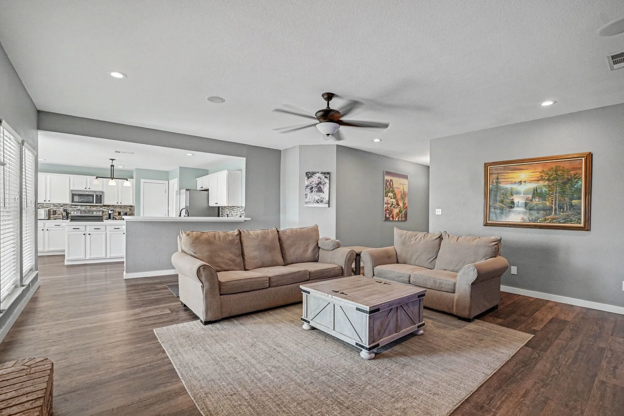 Single Family Residence For Sale in Ellis County , 106 Bent Creek Court, Waxahachie, Texas 75165, 4 Bedroom, 2 Bathroom, 3 Garage spaces, 2,060 Sqft, built in 2000, mls#21368942, Real Estate Agent in Waxahachie, Homes For Sale in Ellis county, Homes For Sale in Waxahachie, Realtor in Waxahachie Texas, Real Estate Brokerage Independent Realty Texas, Luminita Cordes Realtor