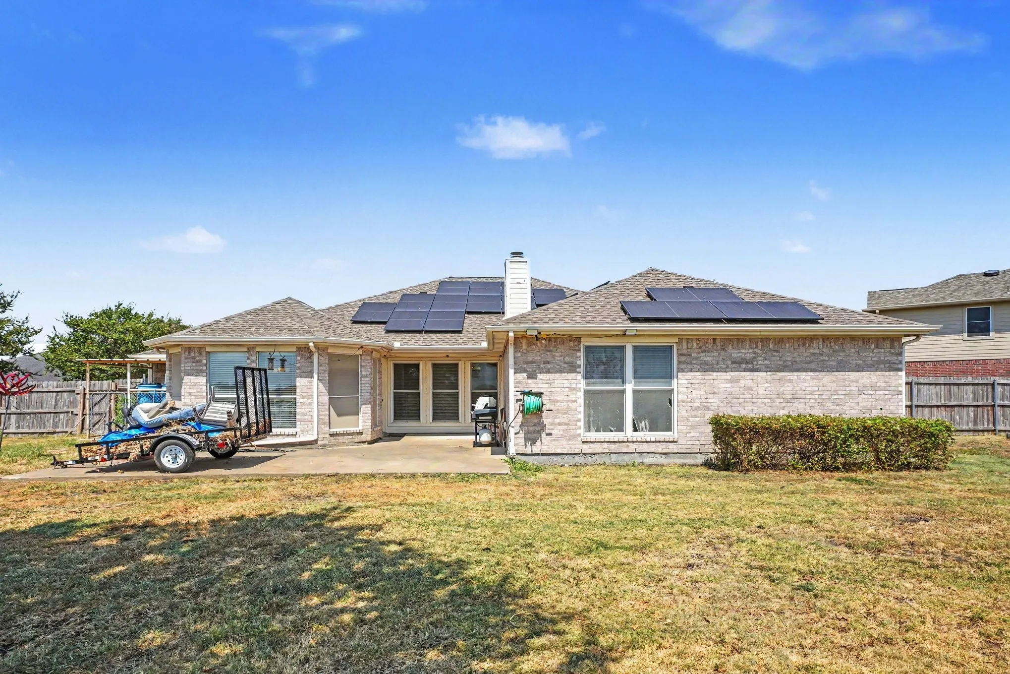 Single Family Residence For Sale in Ellis County , 106 Bent Creek Court, Waxahachie, Texas 75165, 4 Bedroom, 2 Bathroom, 3 Garage spaces, 2,060 Sqft, built in 2000, mls#21368942, Real Estate Agent in Waxahachie, Homes For Sale in Ellis county, Homes For Sale in Waxahachie, Realtor in Waxahachie Texas, Real Estate Brokerage Independent Realty Texas, Luminita Cordes Realtor