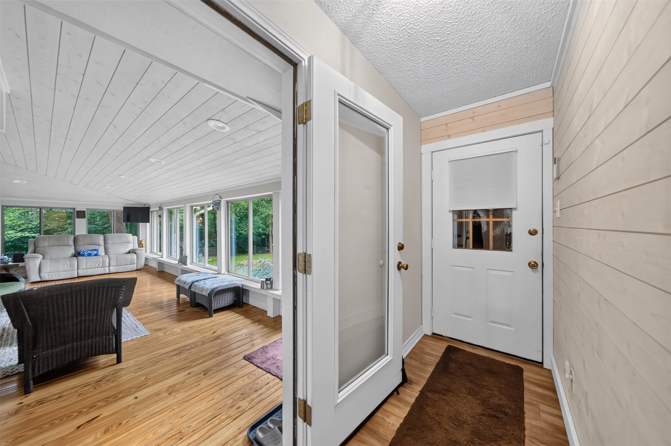 Single Family Residence For Sale in Cherokee County , 2401 Lake Park Ln, Jacksonville, Texas 75766, 3 Bedroom, 2 Bathroom, 1 Garage spaces, 2,584 Sqft, built in 1978, mls#21345649, Real Estate Agent in Jacksonville, Homes For Sale in Cherokee county, Homes For Sale in Jacksonville, Realtor in Jacksonville Texas, Real Estate Brokerage Independent Realty Texas, Luminita Cordes Realtor