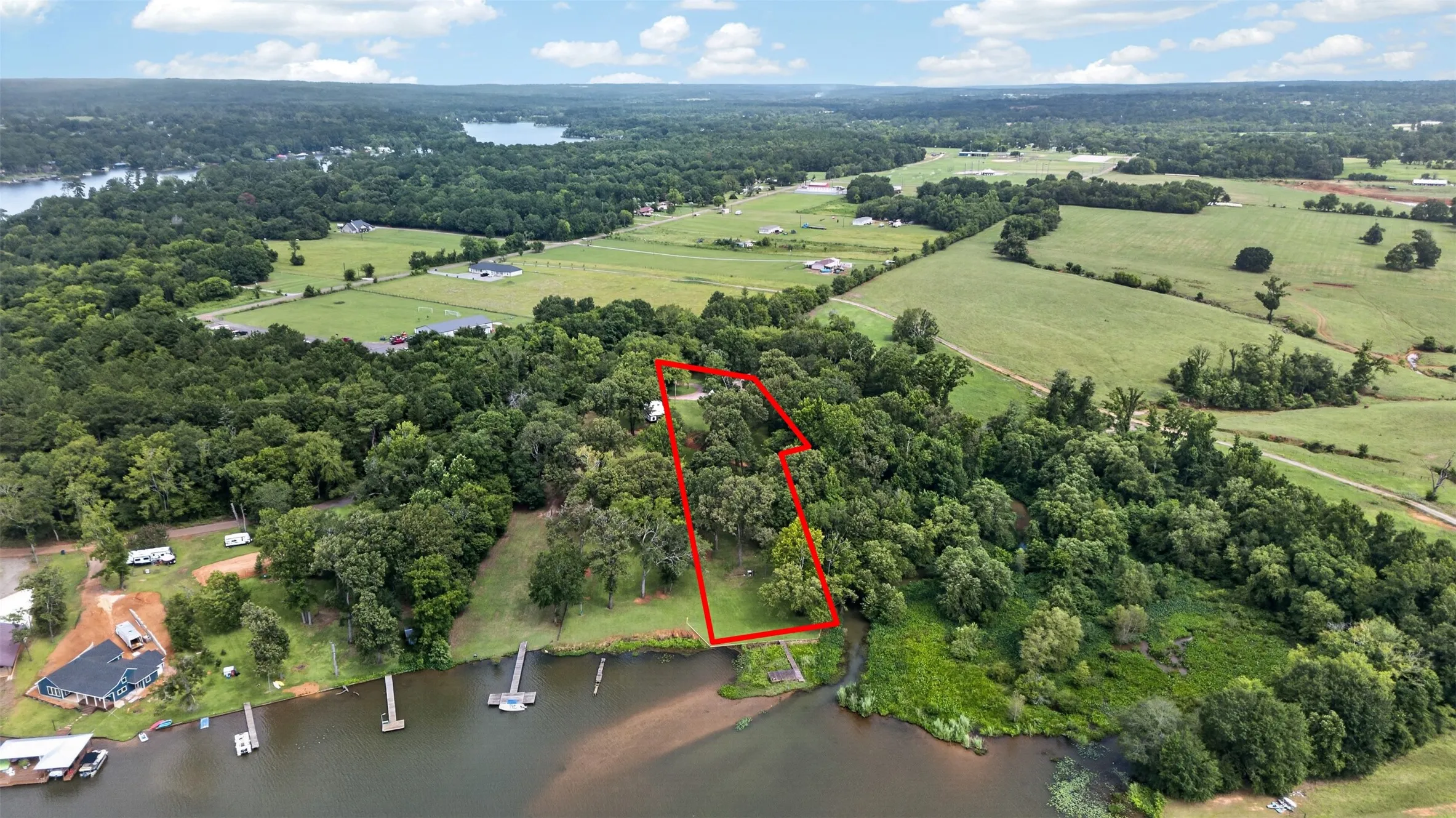 Single Family Residence For Sale in Cherokee County , 2401 Lake Park Ln, Jacksonville, Texas 75766, 3 Bedroom, 2 Bathroom, 1 Garage spaces, 2,584 Sqft, built in 1978, mls#21345649, Real Estate Agent in Jacksonville, Homes For Sale in Cherokee county, Homes For Sale in Jacksonville, Realtor in Jacksonville Texas, Real Estate Brokerage Independent Realty Texas, Luminita Cordes Realtor