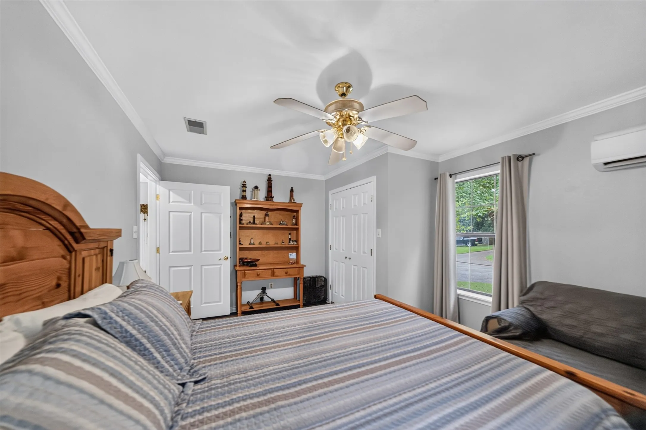 Single Family Residence For Sale in Cherokee County , 2401 Lake Park Ln, Jacksonville, Texas 75766, 3 Bedroom, 2 Bathroom, 1 Garage spaces, 2,584 Sqft, built in 1978, mls#21345649, Real Estate Agent in Jacksonville, Homes For Sale in Cherokee county, Homes For Sale in Jacksonville, Realtor in Jacksonville Texas, Real Estate Brokerage Independent Realty Texas, Luminita Cordes Realtor