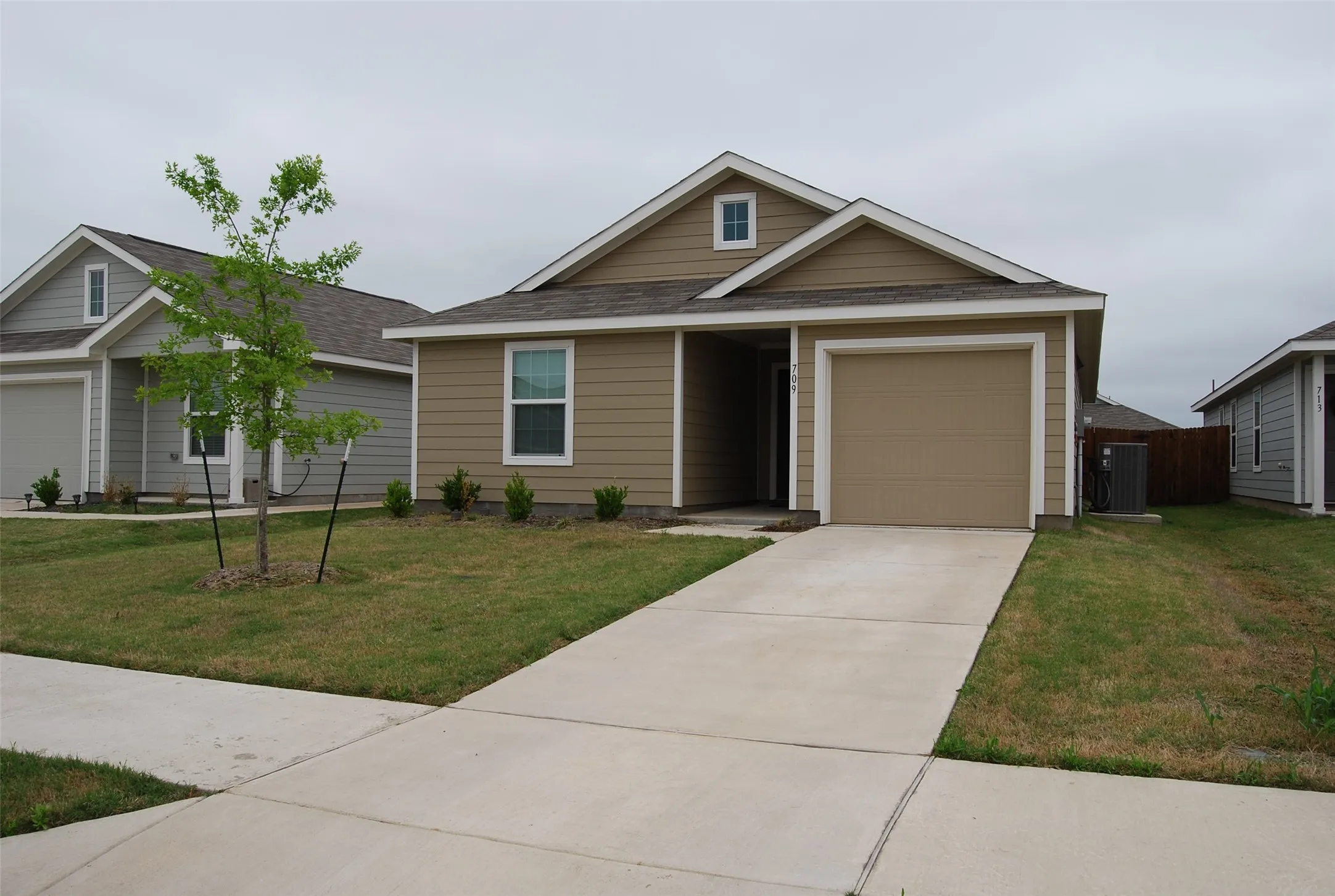 Single Family Residence For Rent in Collin County , 709 Slocum Way, Princeton, Texas 75407, 3 Bedroom, 2 Bathroom, 1 Garage spaces, 1,243 Sqft, built in 2020, mls#21370051, Real Estate Agent in Princeton, Homes For Rent in Collin county, Homes For Rent in Princeton, Realtor in Princeton Texas, Real Estate Brokerage Independent Realty Texas, Luminita Cordes Realtor