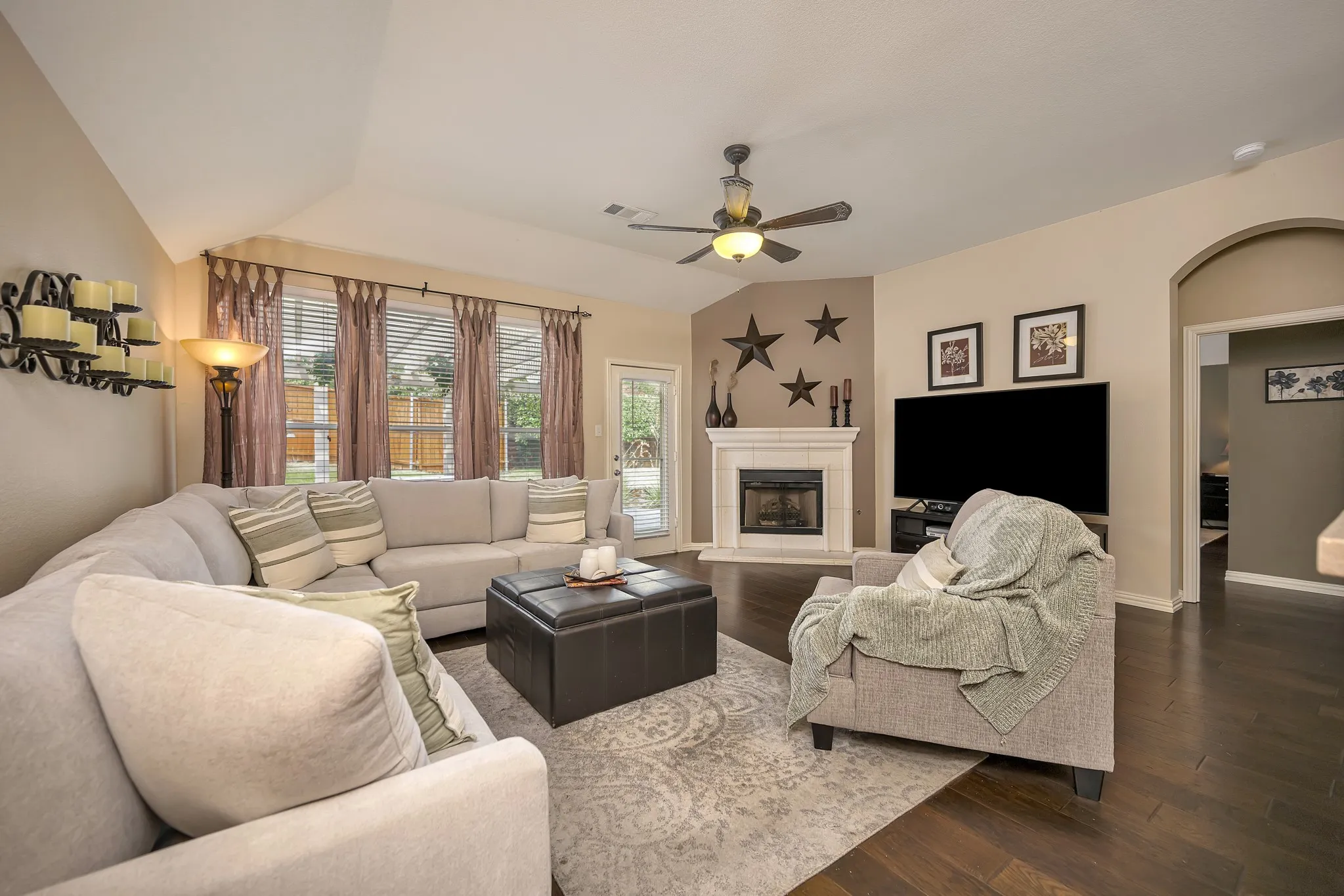 Single Family Residence For Sale in Tarrant County , 4985 Obrien Way, Fort Worth, Texas 76244, 3 Bedroom, 2 Bathroom, 2 Garage spaces, 2,139 Sqft, built in 2004, mls#21359713, Real Estate Agent in Fort Worth, Homes For Sale in Tarrant county, Homes For Sale in Fort Worth, Realtor in Fort Worth Texas, Real Estate Brokerage Independent Realty Texas, Luminita Cordes Realtor