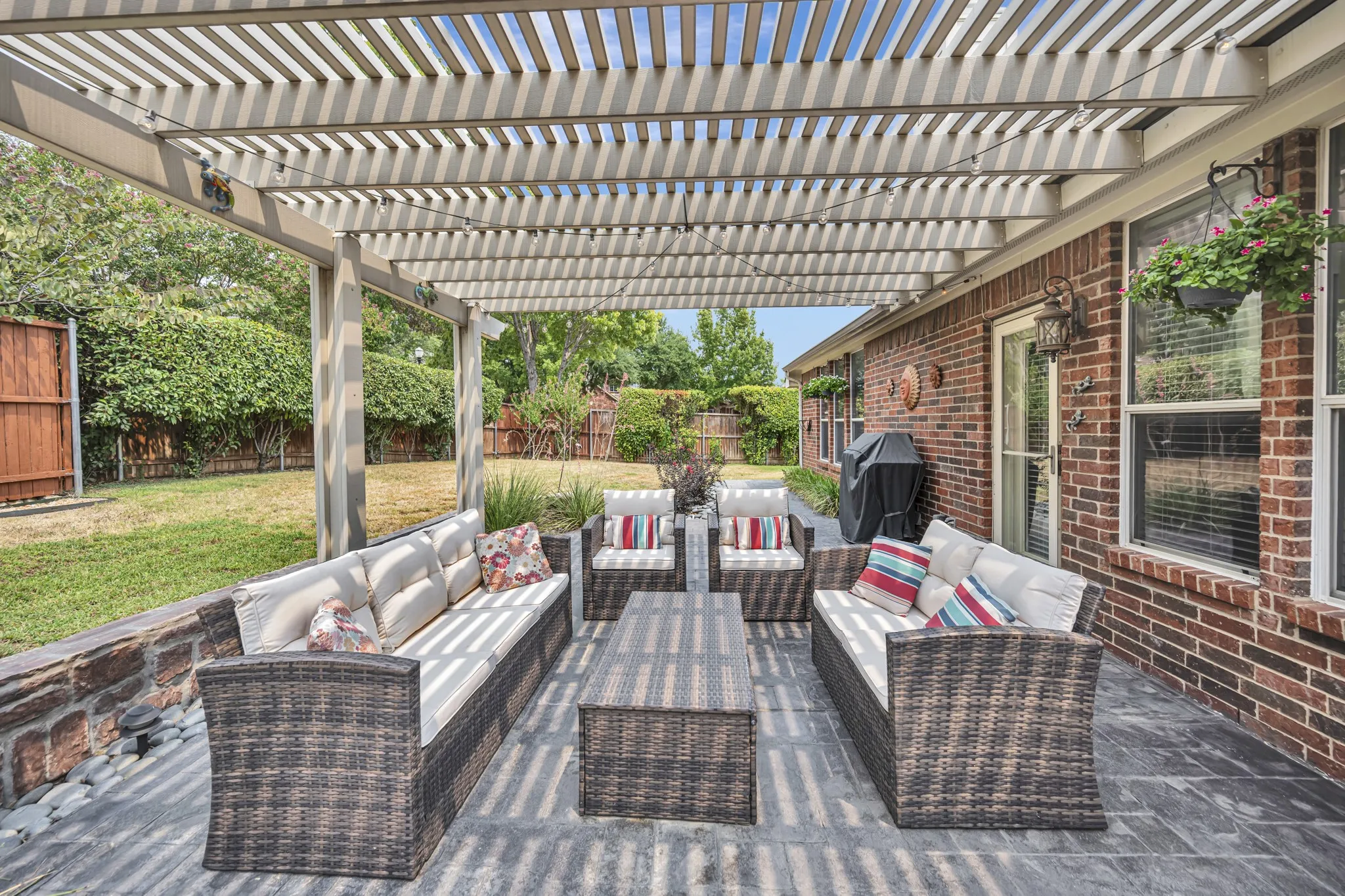 Single Family Residence For Sale in Tarrant County , 4985 Obrien Way, Fort Worth, Texas 76244, 3 Bedroom, 2 Bathroom, 2 Garage spaces, 2,139 Sqft, built in 2004, mls#21359713, Real Estate Agent in Fort Worth, Homes For Sale in Tarrant county, Homes For Sale in Fort Worth, Realtor in Fort Worth Texas, Real Estate Brokerage Independent Realty Texas, Luminita Cordes Realtor