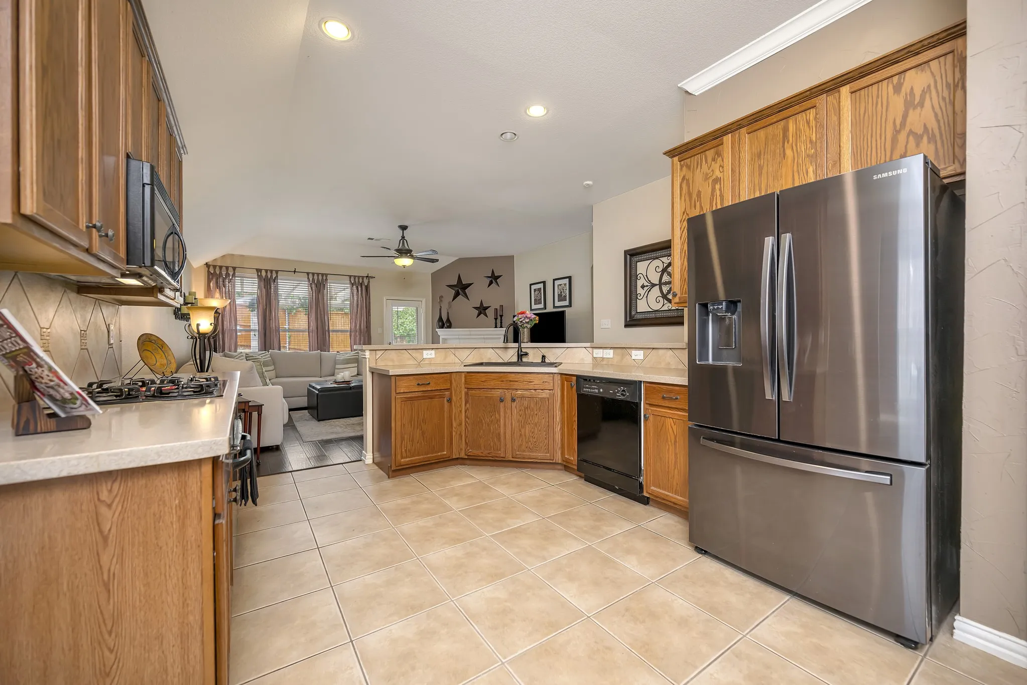 Single Family Residence For Sale in Tarrant County , 4985 Obrien Way, Fort Worth, Texas 76244, 3 Bedroom, 2 Bathroom, 2 Garage spaces, 2,139 Sqft, built in 2004, mls#21359713, Real Estate Agent in Fort Worth, Homes For Sale in Tarrant county, Homes For Sale in Fort Worth, Realtor in Fort Worth Texas, Real Estate Brokerage Independent Realty Texas, Luminita Cordes Realtor