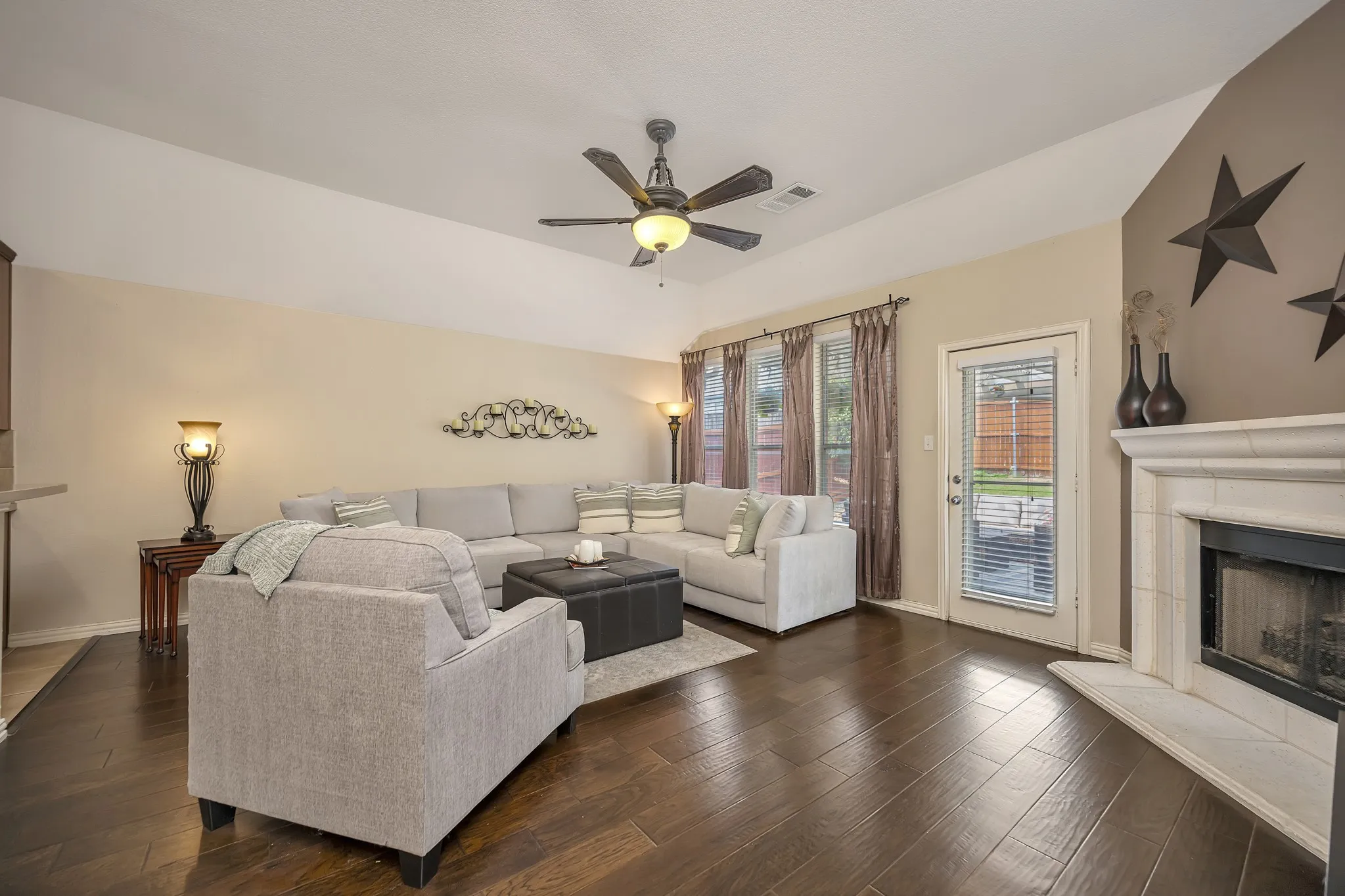 Single Family Residence For Sale in Tarrant County , 4985 Obrien Way, Fort Worth, Texas 76244, 3 Bedroom, 2 Bathroom, 2 Garage spaces, 2,139 Sqft, built in 2004, mls#21359713, Real Estate Agent in Fort Worth, Homes For Sale in Tarrant county, Homes For Sale in Fort Worth, Realtor in Fort Worth Texas, Real Estate Brokerage Independent Realty Texas, Luminita Cordes Realtor