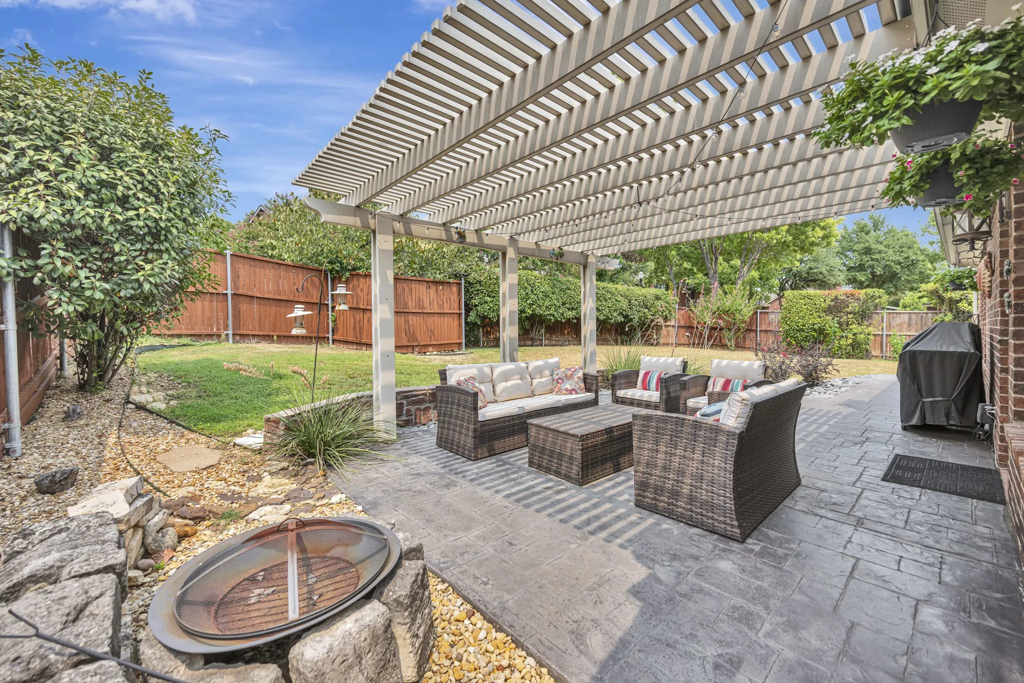 Single Family Residence For Sale in Tarrant County , 4985 Obrien Way, Fort Worth, Texas 76244, 3 Bedroom, 2 Bathroom, 2 Garage spaces, 2,139 Sqft, built in 2004, mls#21359713, Real Estate Agent in Fort Worth, Homes For Sale in Tarrant county, Homes For Sale in Fort Worth, Realtor in Fort Worth Texas, Real Estate Brokerage Independent Realty Texas, Luminita Cordes Realtor