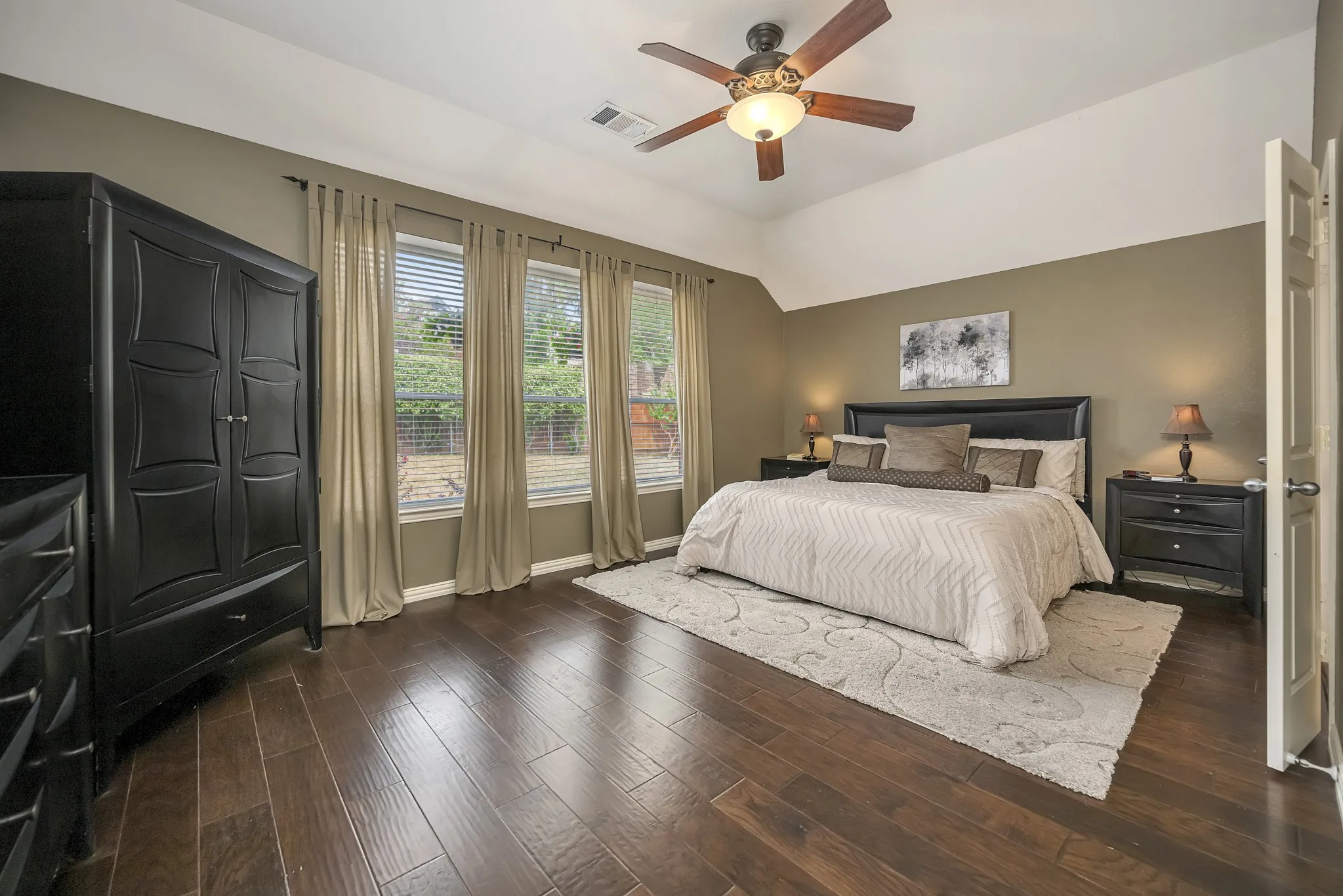 Single Family Residence For Sale in Tarrant County , 4985 Obrien Way, Fort Worth, Texas 76244, 3 Bedroom, 2 Bathroom, 2 Garage spaces, 2,139 Sqft, built in 2004, mls#21359713, Real Estate Agent in Fort Worth, Homes For Sale in Tarrant county, Homes For Sale in Fort Worth, Realtor in Fort Worth Texas, Real Estate Brokerage Independent Realty Texas, Luminita Cordes Realtor