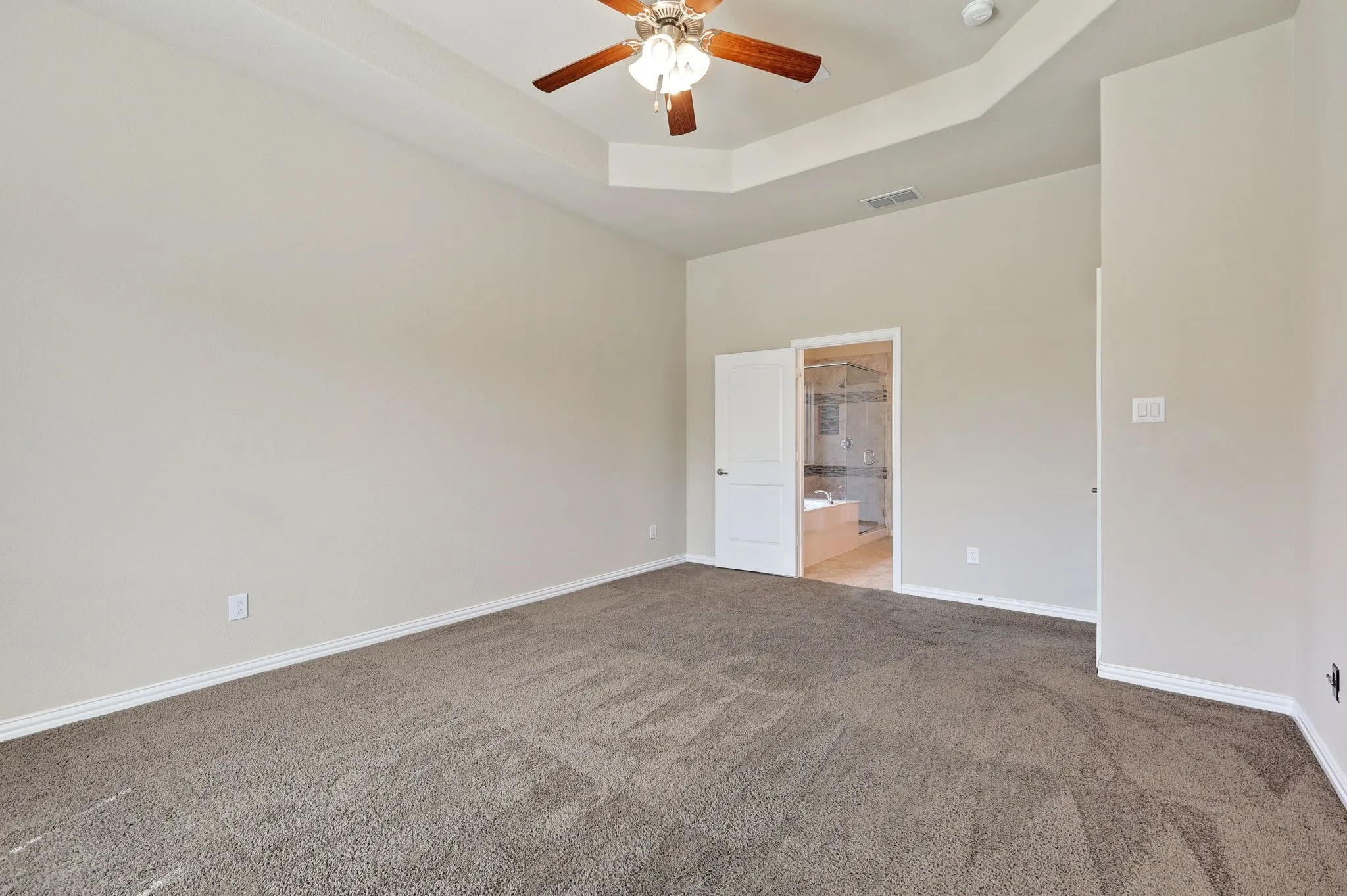 Single Family Residence For Rent in Tarrant County , 5112 Ambergris Trail, Fort Worth, Texas 76244, 3 Bedroom, 2 Bathroom, 2 Garage spaces, 2,145 Sqft, built in 2016, mls#21362958, Real Estate Agent in Fort Worth, Homes For Rent in Tarrant county, Homes For Rent in Fort Worth, Realtor in Fort Worth Texas, Real Estate Brokerage Independent Realty Texas, Luminita Cordes Realtor