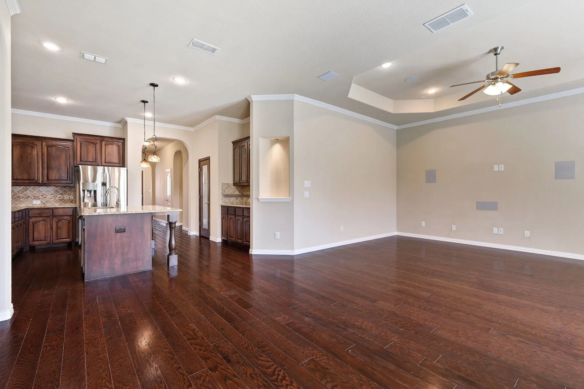Single Family Residence For Rent in Tarrant County , 5112 Ambergris Trail, Fort Worth, Texas 76244, 3 Bedroom, 2 Bathroom, 2 Garage spaces, 2,145 Sqft, built in 2016, mls#21362958, Real Estate Agent in Fort Worth, Homes For Rent in Tarrant county, Homes For Rent in Fort Worth, Realtor in Fort Worth Texas, Real Estate Brokerage Independent Realty Texas, Luminita Cordes Realtor