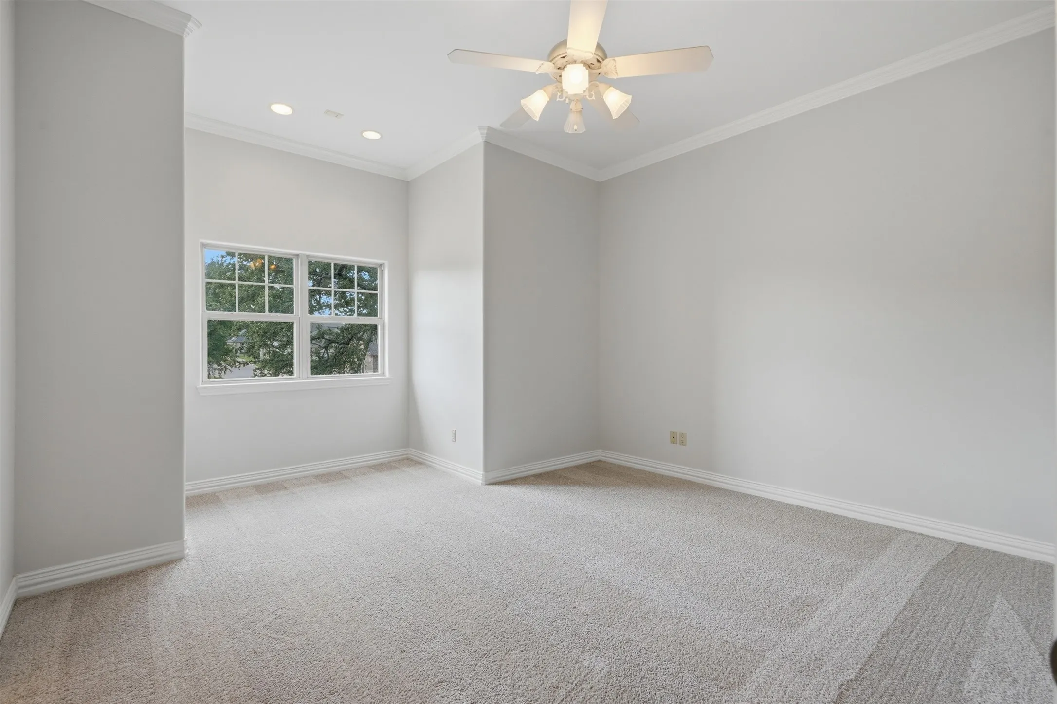 Guest bedroom