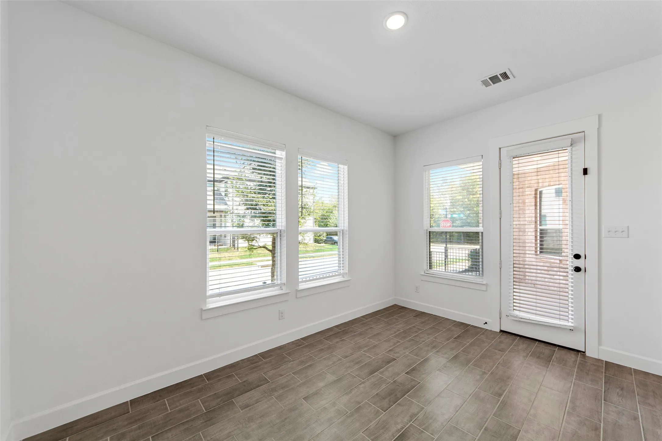 Single Family Residence For Rent in Collin County , 4851 Miles Way, Fairview, Texas 75069, 4 Bedroom, 4 Bathroom, 2 Garage spaces, 3,098 Sqft, built in 2020, mls#21370063, Real Estate Agent in Fairview, Homes For Rent in Collin county, Homes For Rent in Fairview, Realtor in Fairview Texas, Real Estate Brokerage Independent Realty Texas, Luminita Cordes Realtor
