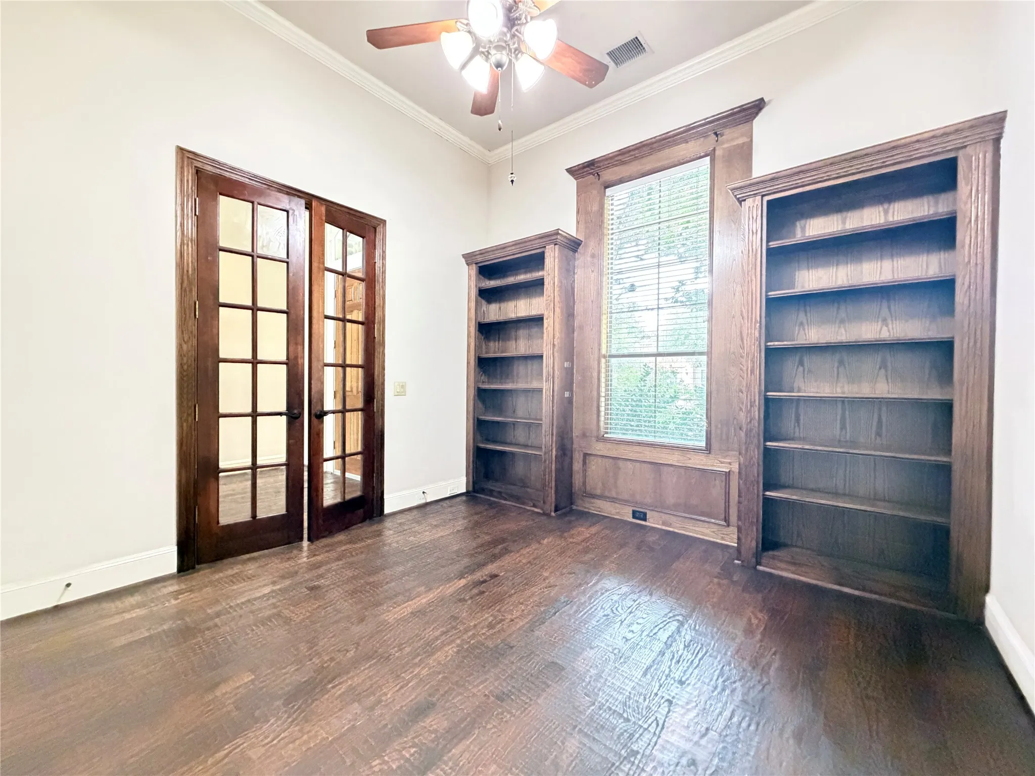 Single Family Residence For Rent in Denton County , 4419 Donegal Drive, Frisco, Texas 75034, 5 Bedroom, 9 Bathroom, 2 Garage spaces, 4,120 Sqft, built in 2004, mls#21370066, Real Estate Agent in Frisco, Homes For Rent in Denton county, Homes For Rent in Frisco, Realtor in Frisco Texas, Real Estate Brokerage Independent Realty Texas, Luminita Cordes Realtor
