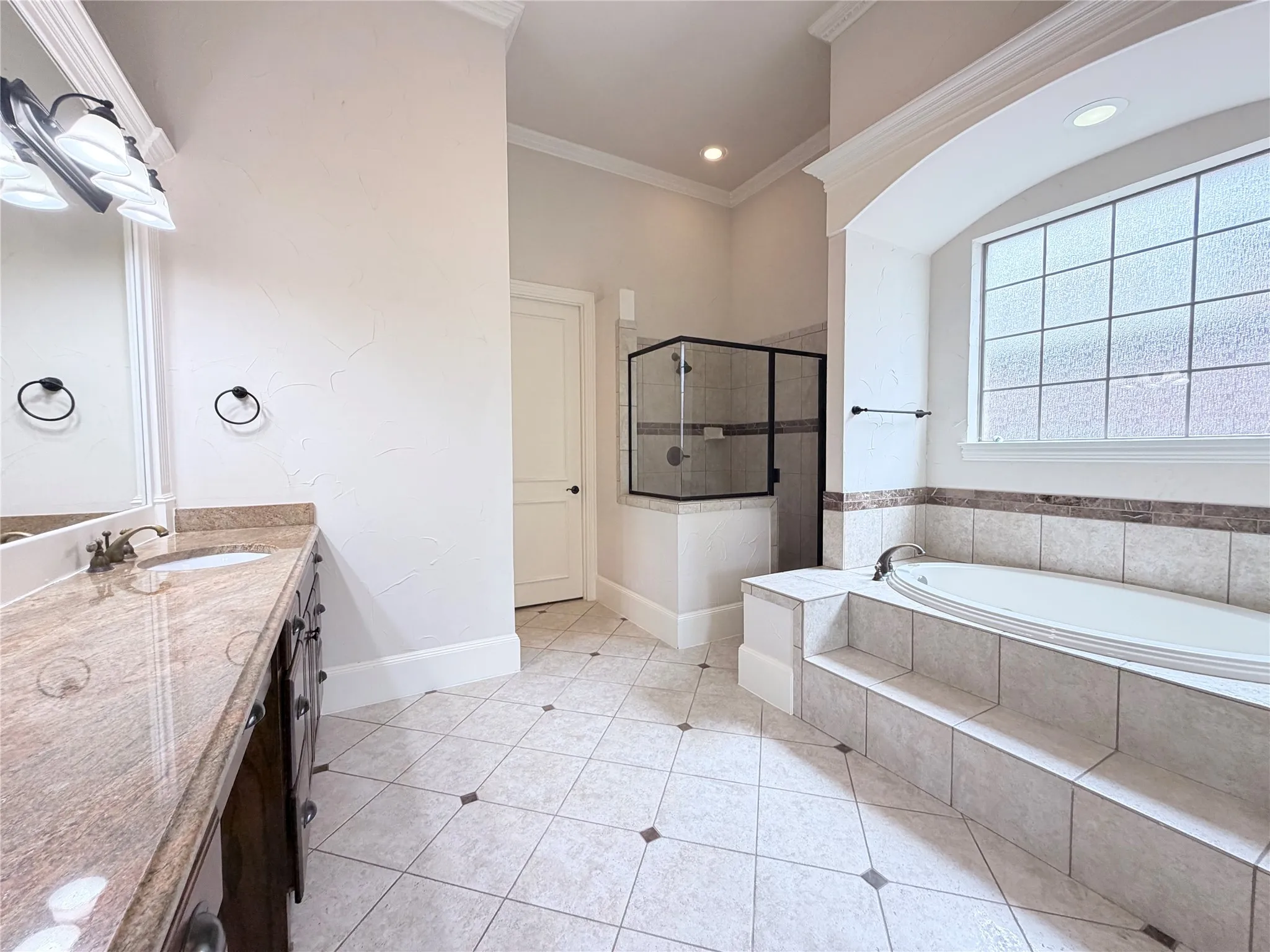 Single Family Residence For Rent in Denton County , 4419 Donegal Drive, Frisco, Texas 75034, 5 Bedroom, 9 Bathroom, 2 Garage spaces, 4,120 Sqft, built in 2004, mls#21370066, Real Estate Agent in Frisco, Homes For Rent in Denton county, Homes For Rent in Frisco, Realtor in Frisco Texas, Real Estate Brokerage Independent Realty Texas, Luminita Cordes Realtor