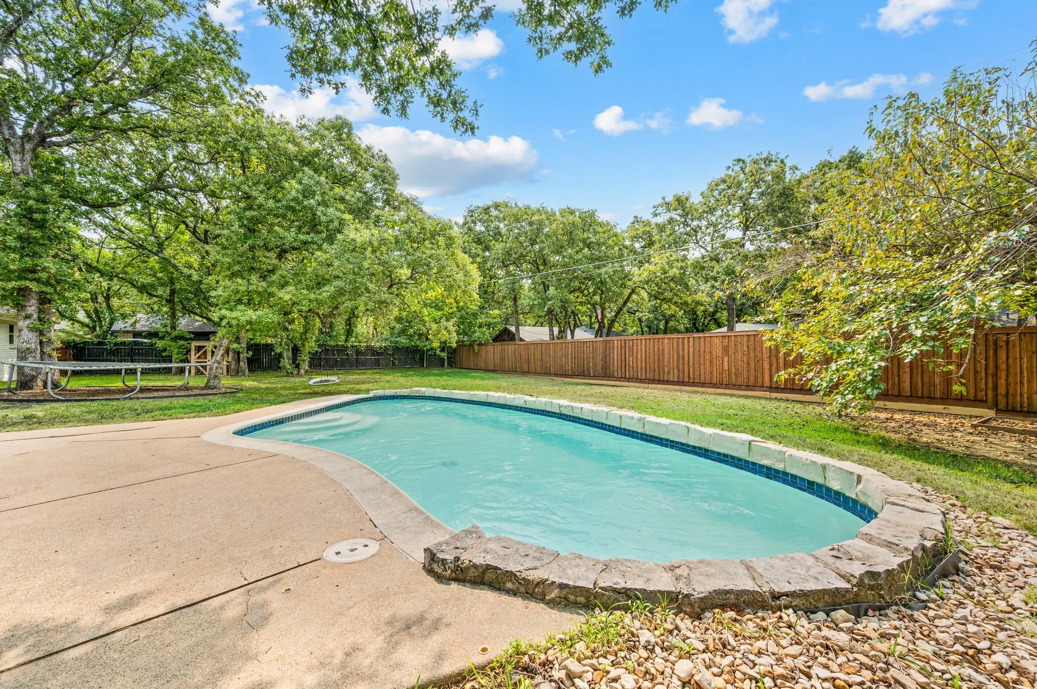 Single Family Residence For Sale in Tarrant County , 2008 Vista Lane, Keller, Texas 76262, 4 Bedroom, 3 Bathroom, 2 Garage spaces, 2,248 Sqft, built in 1976, mls#21369772, Real Estate Agent in Keller, Homes For Sale in Tarrant county, Homes For Sale in Keller, Realtor in Keller Texas, Real Estate Brokerage Independent Realty Texas, Luminita Cordes Realtor