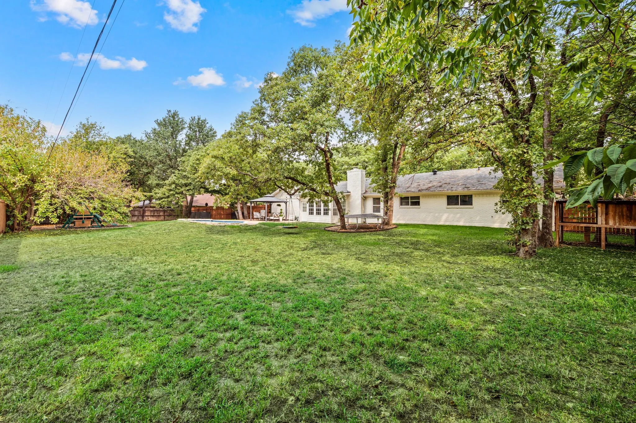 Single Family Residence For Sale in Tarrant County , 2008 Vista Lane, Keller, Texas 76262, 4 Bedroom, 3 Bathroom, 2 Garage spaces, 2,248 Sqft, built in 1976, mls#21369772, Real Estate Agent in Keller, Homes For Sale in Tarrant county, Homes For Sale in Keller, Realtor in Keller Texas, Real Estate Brokerage Independent Realty Texas, Luminita Cordes Realtor