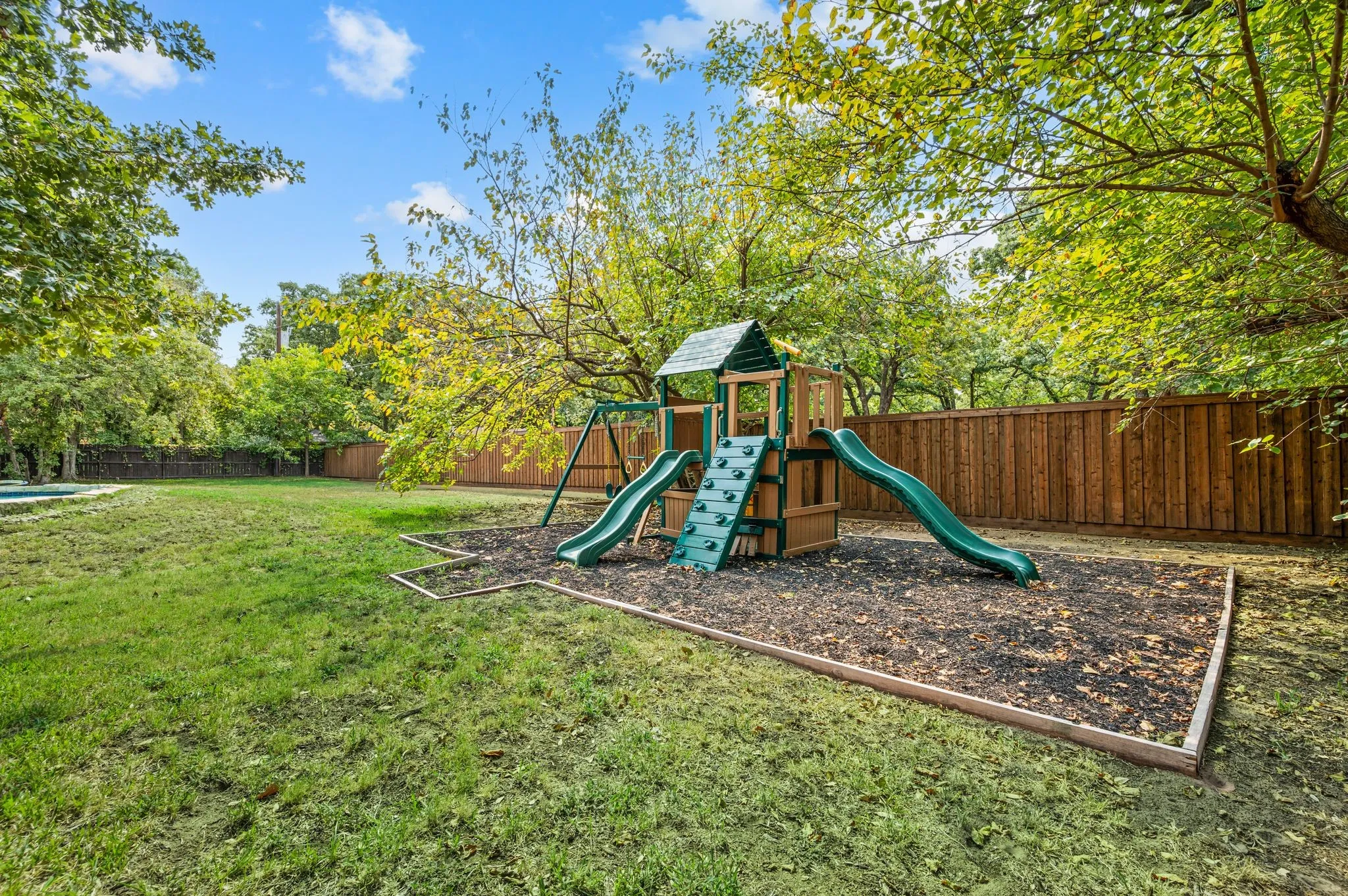 Single Family Residence For Sale in Tarrant County , 2008 Vista Lane, Keller, Texas 76262, 4 Bedroom, 3 Bathroom, 2 Garage spaces, 2,248 Sqft, built in 1976, mls#21369772, Real Estate Agent in Keller, Homes For Sale in Tarrant county, Homes For Sale in Keller, Realtor in Keller Texas, Real Estate Brokerage Independent Realty Texas, Luminita Cordes Realtor