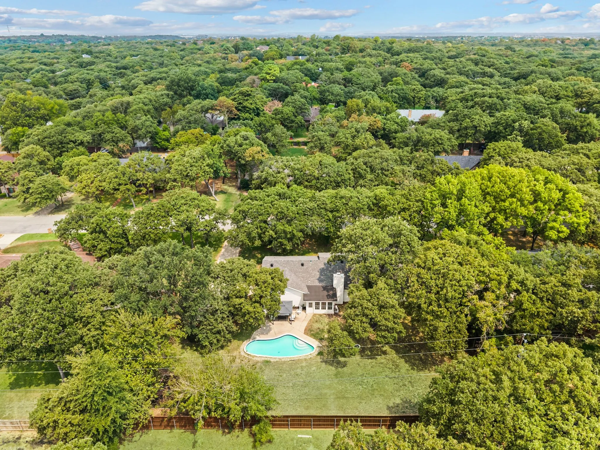 Single Family Residence For Sale in Tarrant County , 2008 Vista Lane, Keller, Texas 76262, 4 Bedroom, 3 Bathroom, 2 Garage spaces, 2,248 Sqft, built in 1976, mls#21369772, Real Estate Agent in Keller, Homes For Sale in Tarrant county, Homes For Sale in Keller, Realtor in Keller Texas, Real Estate Brokerage Independent Realty Texas, Luminita Cordes Realtor