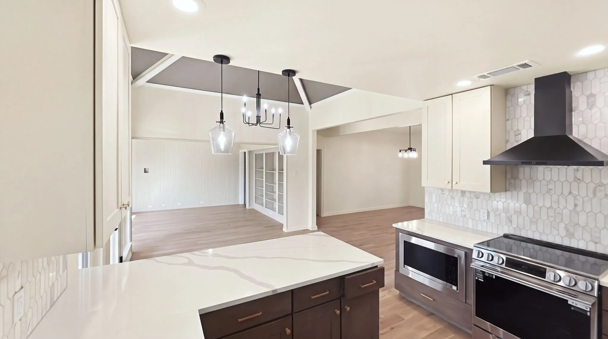 Single Family Residence For Sale in Collin County , 4314 Brooktree Lane, Dallas, Texas 75287, 4 Bedroom, 3 Bathroom, 2 Garage spaces, 2,704 Sqft, built in 1983, mls#21349788, Real Estate Agent in Dallas, Homes For Sale in Collin county, Homes For Sale in Dallas, Realtor in Dallas Texas, Real Estate Brokerage Independent Realty Texas, Luminita Cordes Realtor