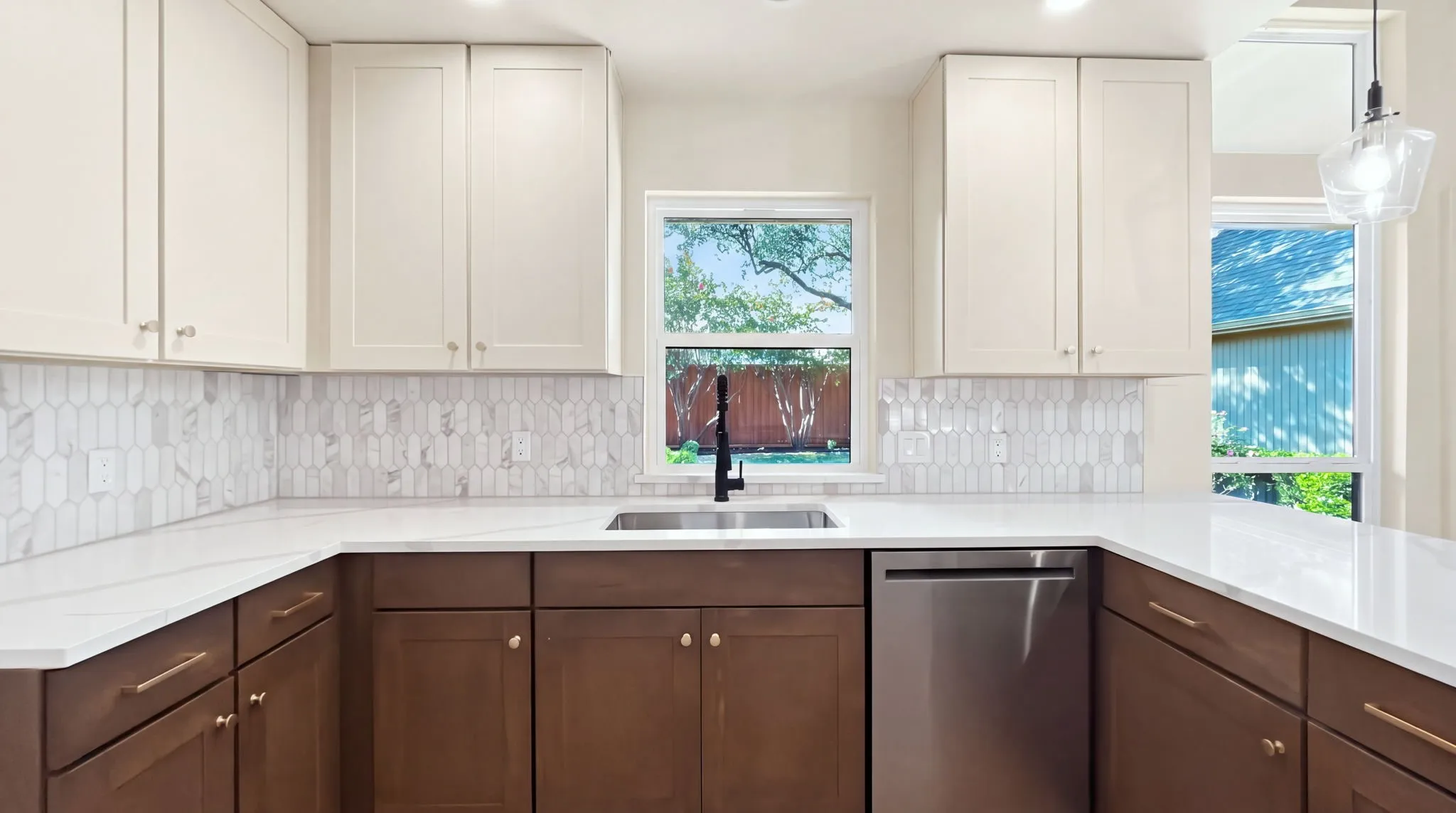 Single Family Residence For Sale in Collin County , 4314 Brooktree Lane, Dallas, Texas 75287, 4 Bedroom, 3 Bathroom, 2 Garage spaces, 2,704 Sqft, built in 1983, mls#21349788, Real Estate Agent in Dallas, Homes For Sale in Collin county, Homes For Sale in Dallas, Realtor in Dallas Texas, Real Estate Brokerage Independent Realty Texas, Luminita Cordes Realtor