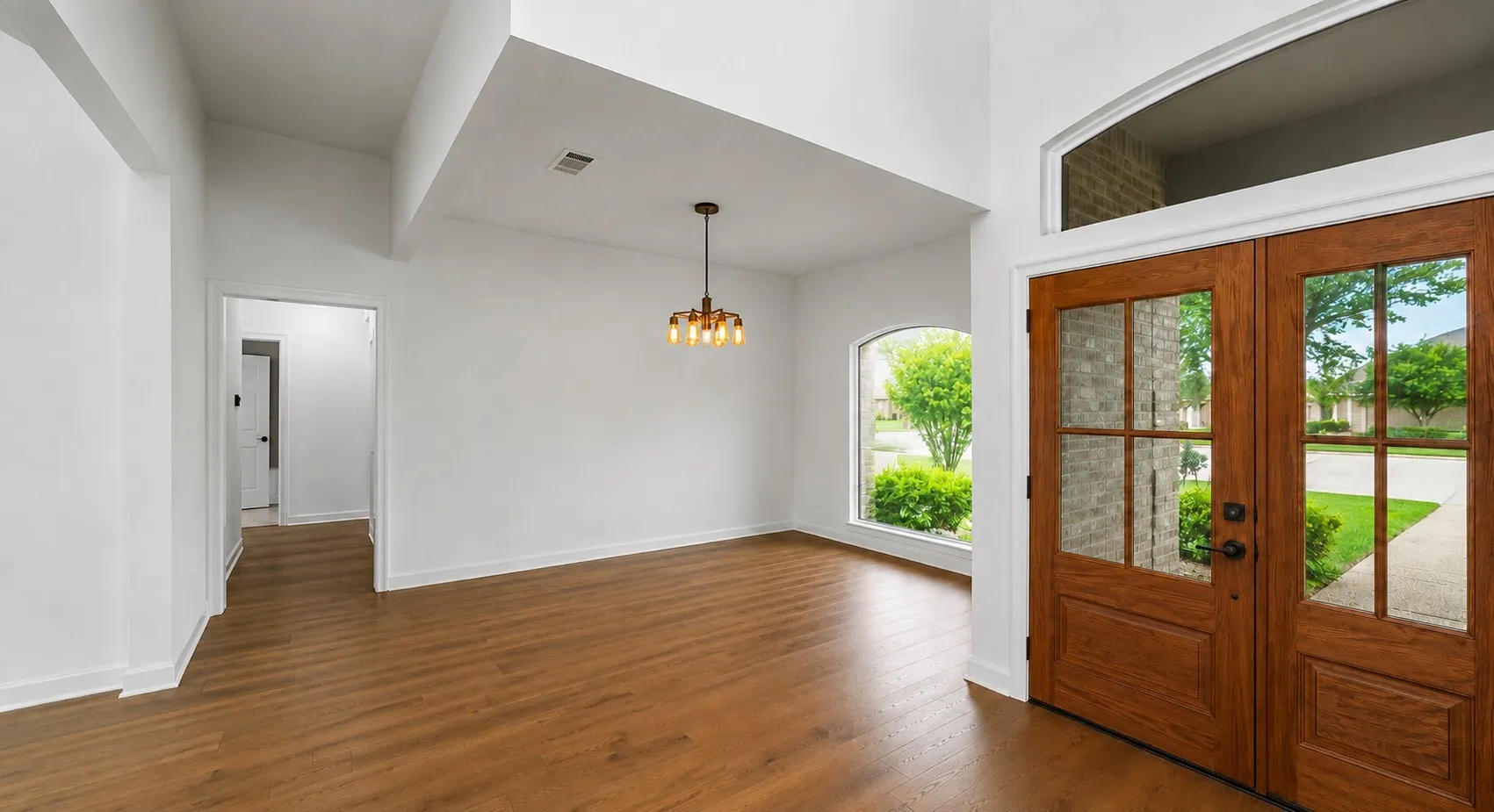 Single Family Residence For Sale in Collin County , 4314 Brooktree Lane, Dallas, Texas 75287, 4 Bedroom, 3 Bathroom, 2 Garage spaces, 2,704 Sqft, built in 1983, mls#21349788, Real Estate Agent in Dallas, Homes For Sale in Collin county, Homes For Sale in Dallas, Realtor in Dallas Texas, Real Estate Brokerage Independent Realty Texas, Luminita Cordes Realtor