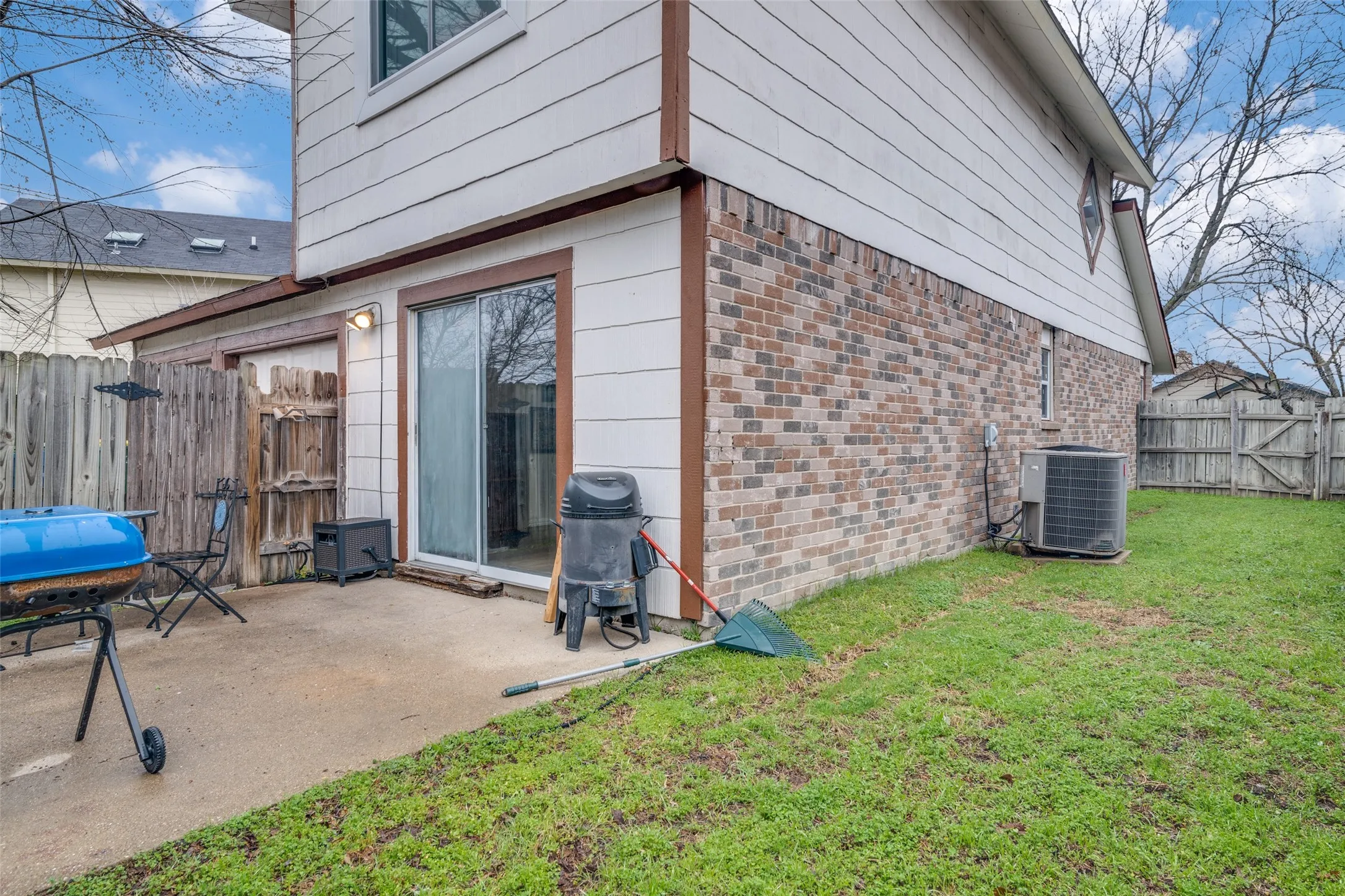 Single Family Residence For Rent in Dallas County , 4021 Bond Street, Rowlett, Texas 75088, 3 Bedroom, 3 Bathroom, 2 Garage spaces, 1,814 Sqft, built in 1985, mls#21370092, Real Estate Agent in Rowlett, Homes For Rent in Dallas county, Homes For Rent in Rowlett, Realtor in Rowlett Texas, Real Estate Brokerage Independent Realty Texas, Luminita Cordes Realtor