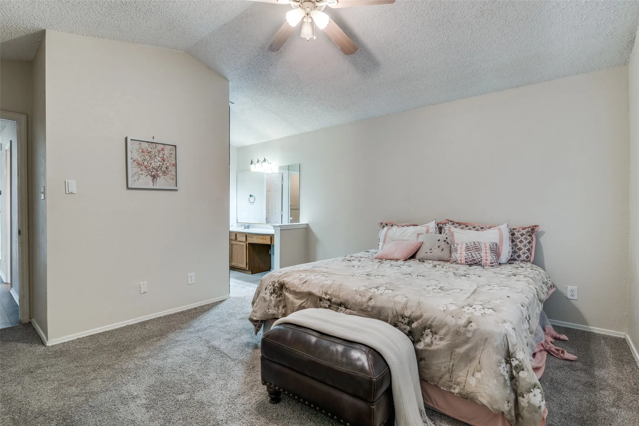 Single Family Residence For Rent in Dallas County , 4021 Bond Street, Rowlett, Texas 75088, 3 Bedroom, 3 Bathroom, 2 Garage spaces, 1,814 Sqft, built in 1985, mls#21370092, Real Estate Agent in Rowlett, Homes For Rent in Dallas county, Homes For Rent in Rowlett, Realtor in Rowlett Texas, Real Estate Brokerage Independent Realty Texas, Luminita Cordes Realtor