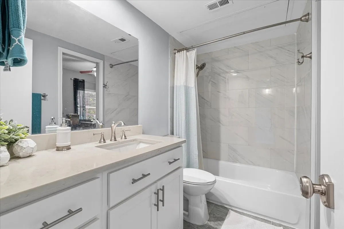 Condominium For Sale in Dallas County , 7340 Skillman Street 1119, Dallas, Texas 75231, 2 Bedroom, 2 Bathroom, Garage spaces, 882 Sqft, built in 1983, mls#21367365, Real Estate Agent in Dallas, Homes For Sale in Dallas county, Homes For Sale in Dallas, Realtor in Dallas Texas, Real Estate Brokerage Independent Realty Texas, Luminita Cordes Realtor