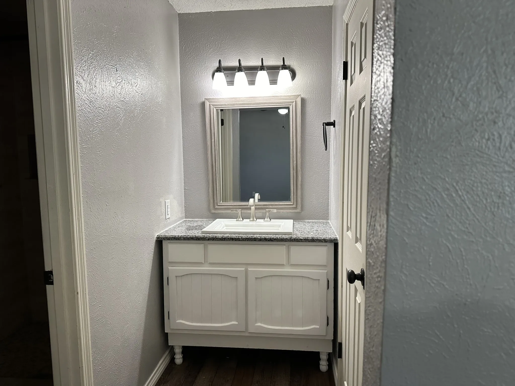 Duplex For Rent in Hood County , 204 E Rucker Street, Granbury, Texas 76048, 2 Bedroom, 3 Bathroom, Garage spaces, 1,508 Sqft, built in 1977, mls#21369254, Real Estate Agent in Granbury, Homes For Rent in Hood county, Homes For Rent in Granbury, Realtor in Granbury Texas, Real Estate Brokerage Independent Realty Texas, Luminita Cordes Realtor