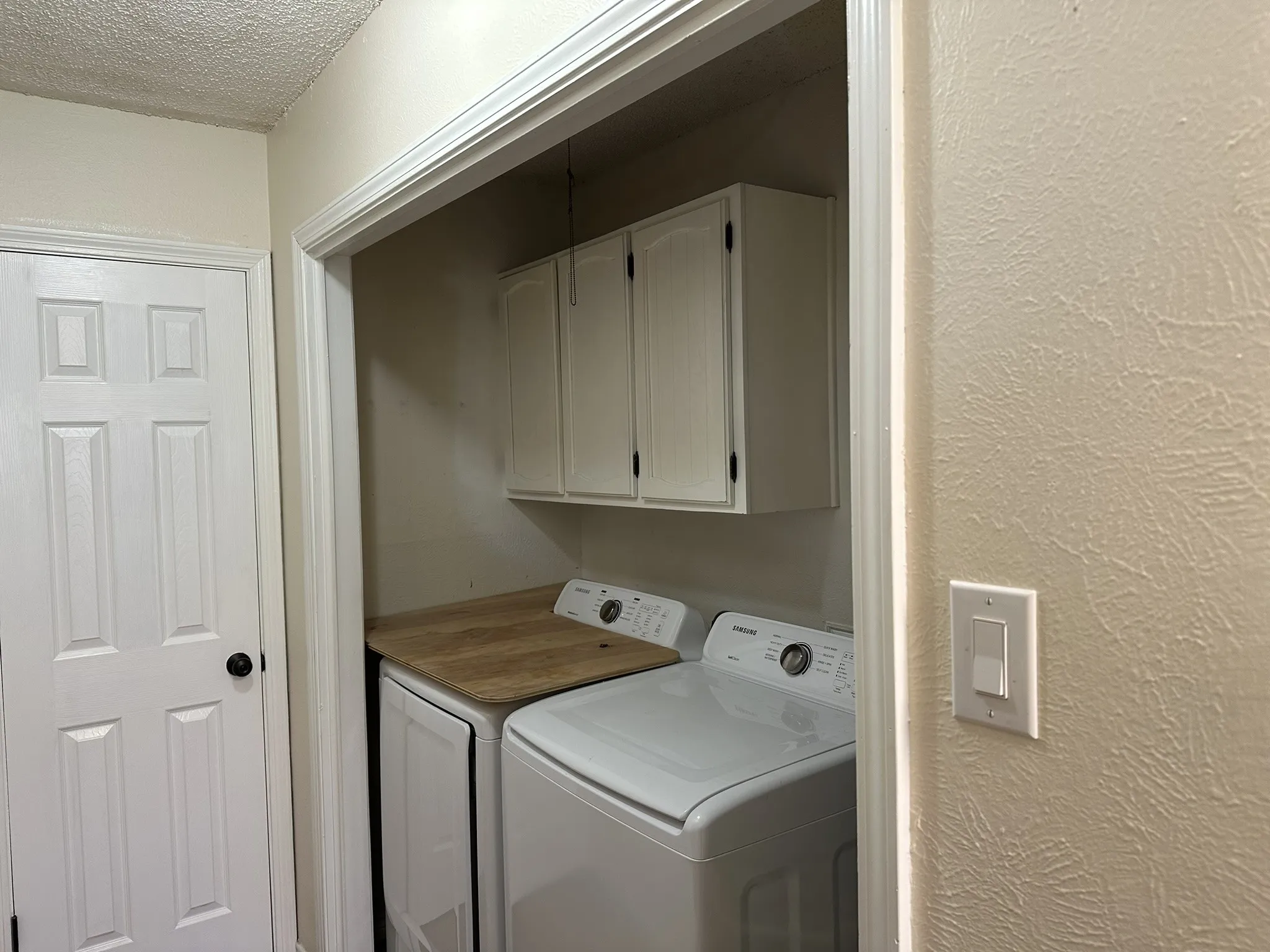 Duplex For Rent in Hood County , 204 E Rucker Street, Granbury, Texas 76048, 2 Bedroom, 3 Bathroom, Garage spaces, 1,508 Sqft, built in 1977, mls#21369254, Real Estate Agent in Granbury, Homes For Rent in Hood county, Homes For Rent in Granbury, Realtor in Granbury Texas, Real Estate Brokerage Independent Realty Texas, Luminita Cordes Realtor