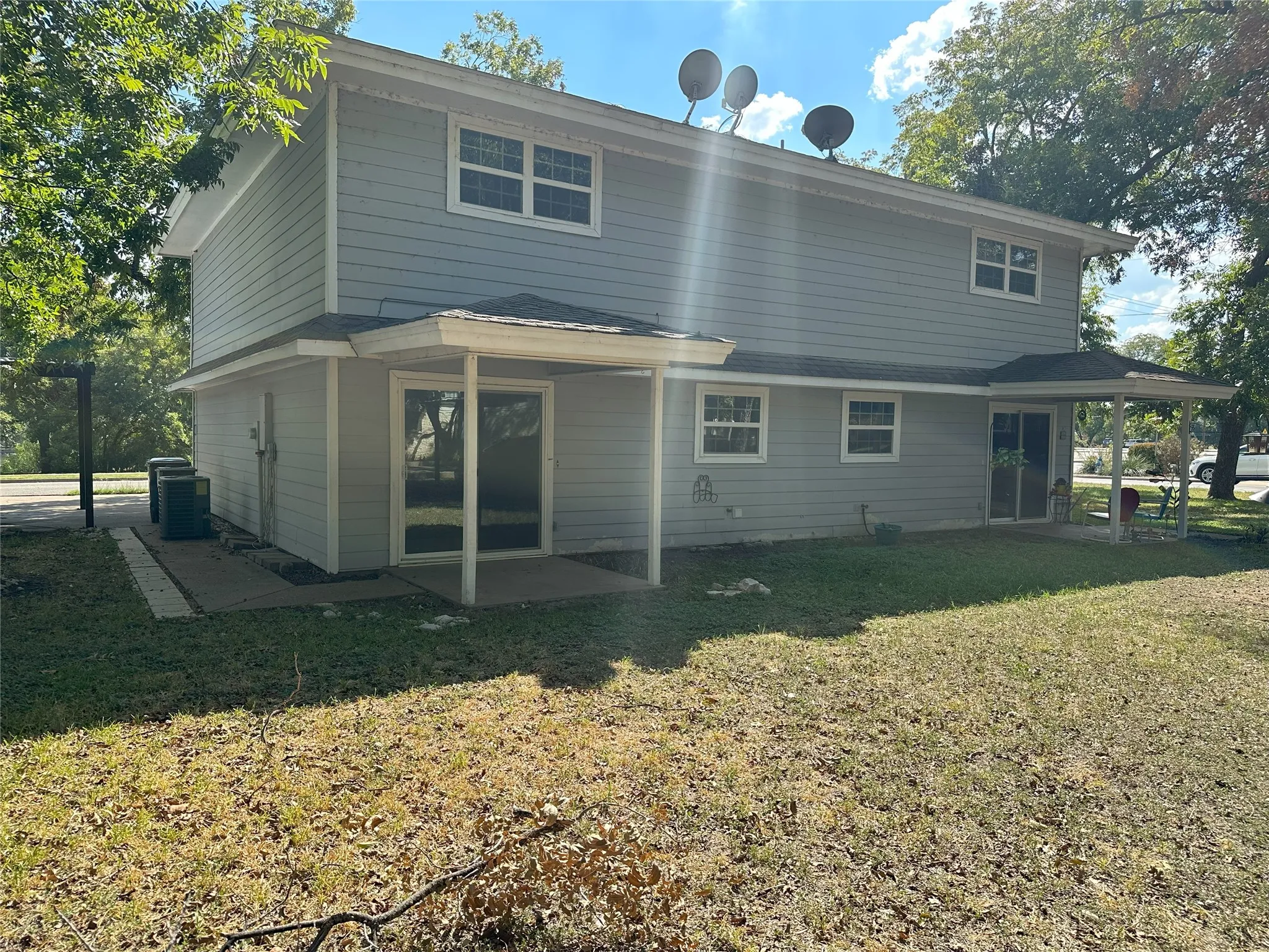 Duplex For Rent in Hood County , 204 E Rucker Street, Granbury, Texas 76048, 2 Bedroom, 3 Bathroom, Garage spaces, 1,508 Sqft, built in 1977, mls#21369254, Real Estate Agent in Granbury, Homes For Rent in Hood county, Homes For Rent in Granbury, Realtor in Granbury Texas, Real Estate Brokerage Independent Realty Texas, Luminita Cordes Realtor