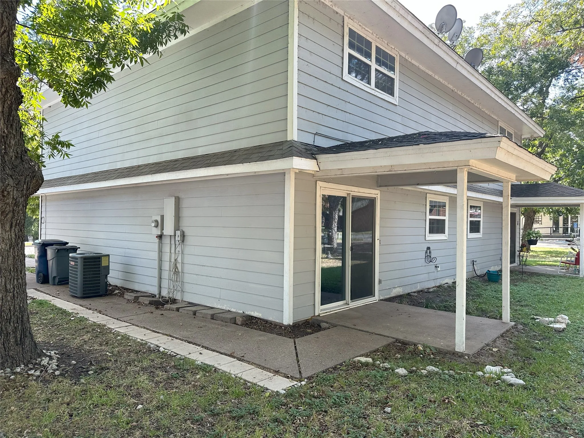 Duplex For Rent in Hood County , 204 E Rucker Street, Granbury, Texas 76048, 2 Bedroom, 3 Bathroom, Garage spaces, 1,508 Sqft, built in 1977, mls#21369254, Real Estate Agent in Granbury, Homes For Rent in Hood county, Homes For Rent in Granbury, Realtor in Granbury Texas, Real Estate Brokerage Independent Realty Texas, Luminita Cordes Realtor