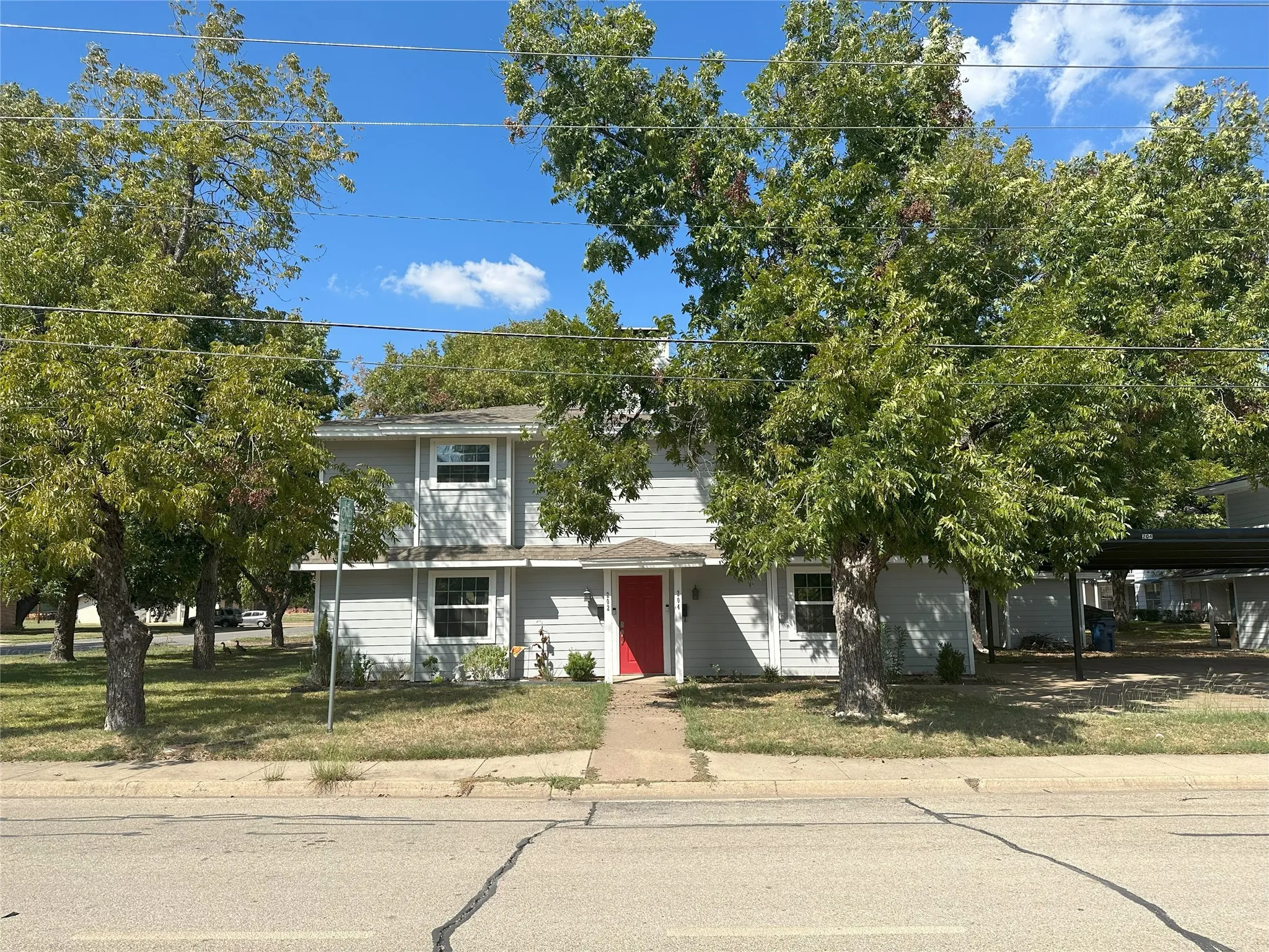 Duplex For Rent in Hood County , 204 E Rucker Street, Granbury, Texas 76048, 2 Bedroom, 3 Bathroom, Garage spaces, 1,508 Sqft, built in 1977, mls#21369254, Real Estate Agent in Granbury, Homes For Rent in Hood county, Homes For Rent in Granbury, Realtor in Granbury Texas, Real Estate Brokerage Independent Realty Texas, Luminita Cordes Realtor