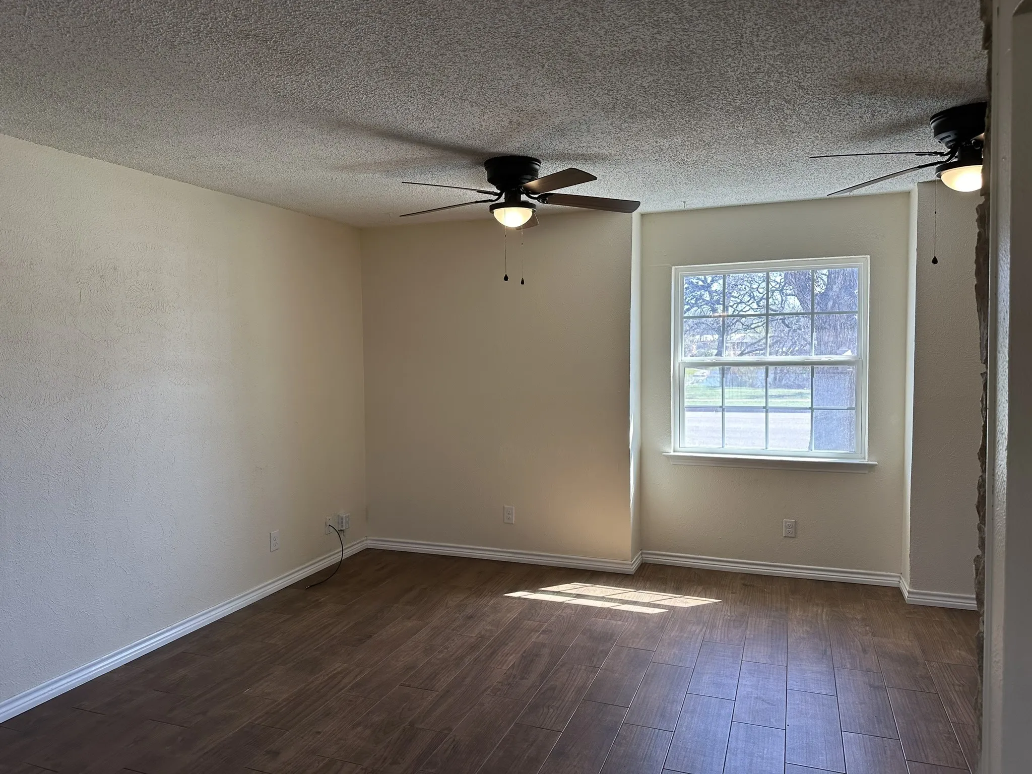 Duplex For Rent in Hood County , 204 E Rucker Street, Granbury, Texas 76048, 2 Bedroom, 3 Bathroom, Garage spaces, 1,508 Sqft, built in 1977, mls#21369254, Real Estate Agent in Granbury, Homes For Rent in Hood county, Homes For Rent in Granbury, Realtor in Granbury Texas, Real Estate Brokerage Independent Realty Texas, Luminita Cordes Realtor