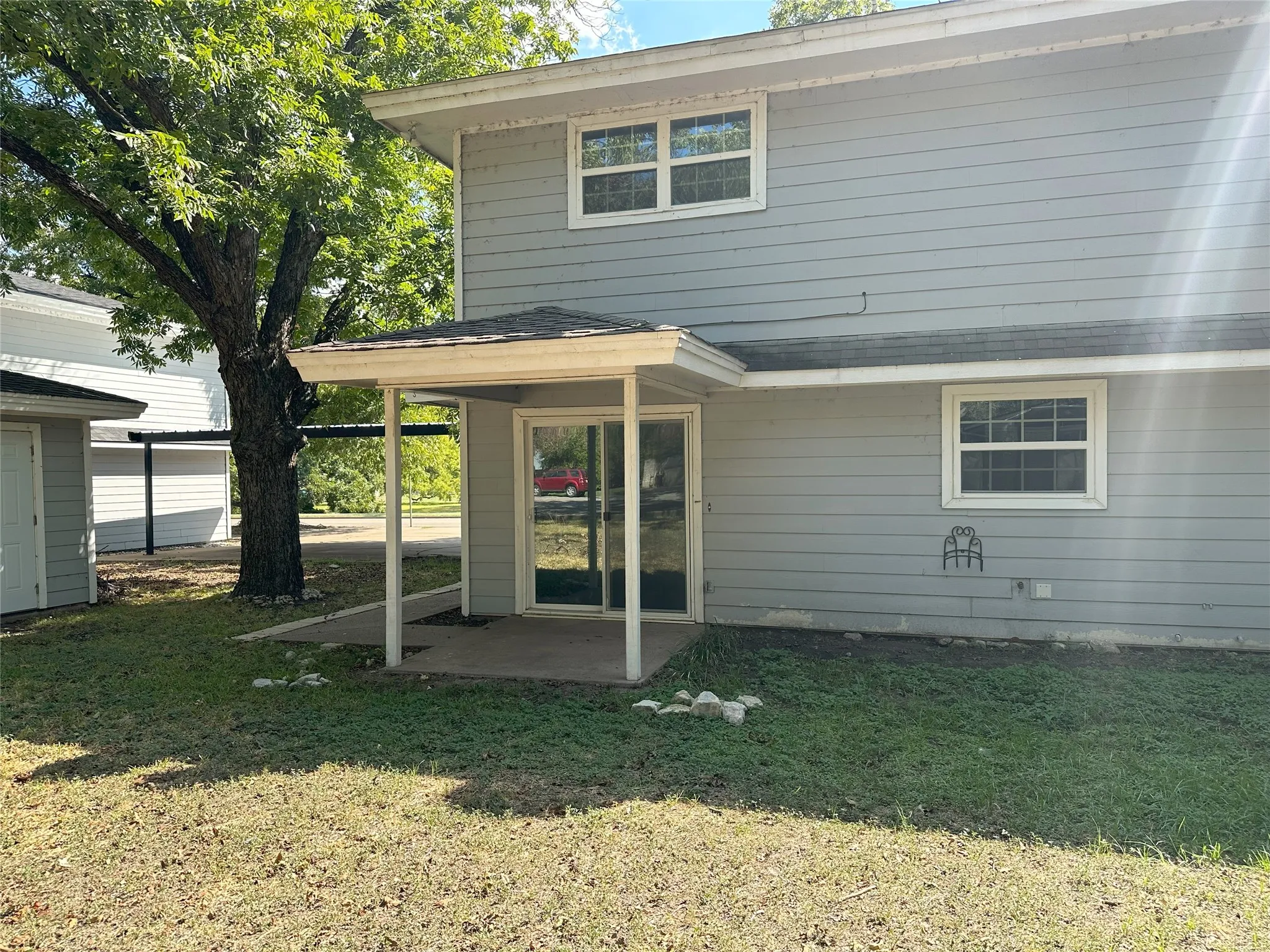 Duplex For Rent in Hood County , 204 E Rucker Street, Granbury, Texas 76048, 2 Bedroom, 3 Bathroom, Garage spaces, 1,508 Sqft, built in 1977, mls#21369254, Real Estate Agent in Granbury, Homes For Rent in Hood county, Homes For Rent in Granbury, Realtor in Granbury Texas, Real Estate Brokerage Independent Realty Texas, Luminita Cordes Realtor