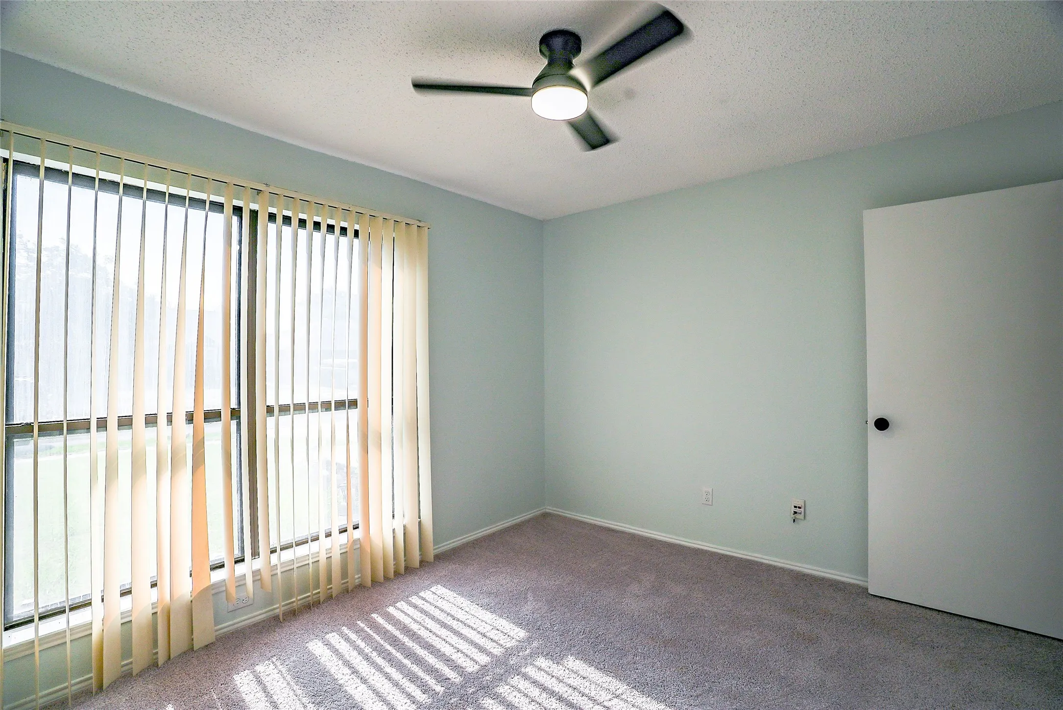 Single Family Residence For Sale in Tarrant County , 8021 Pebblebrook Drive, Watauga, Texas 76148, 2 Bedroom, 2 Bathroom, 2 Garage spaces, 1,041 Sqft, built in 1983, mls#21369670, Real Estate Agent in Watauga, Homes For Sale in Tarrant county, Homes For Sale in Watauga, Realtor in Watauga Texas, Real Estate Brokerage Independent Realty Texas, Luminita Cordes Realtor