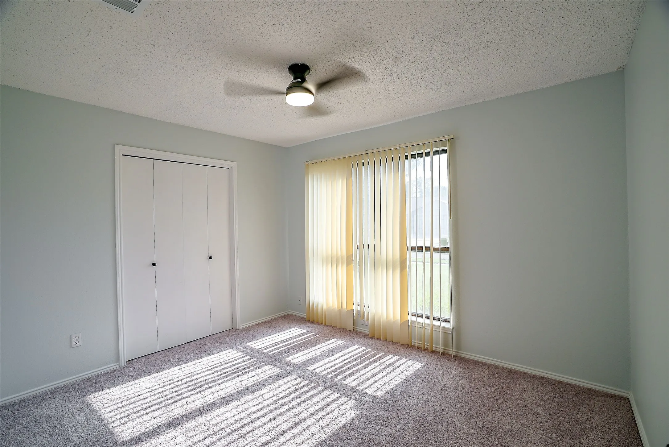 Single Family Residence For Sale in Tarrant County , 8021 Pebblebrook Drive, Watauga, Texas 76148, 2 Bedroom, 2 Bathroom, 2 Garage spaces, 1,041 Sqft, built in 1983, mls#21369670, Real Estate Agent in Watauga, Homes For Sale in Tarrant county, Homes For Sale in Watauga, Realtor in Watauga Texas, Real Estate Brokerage Independent Realty Texas, Luminita Cordes Realtor