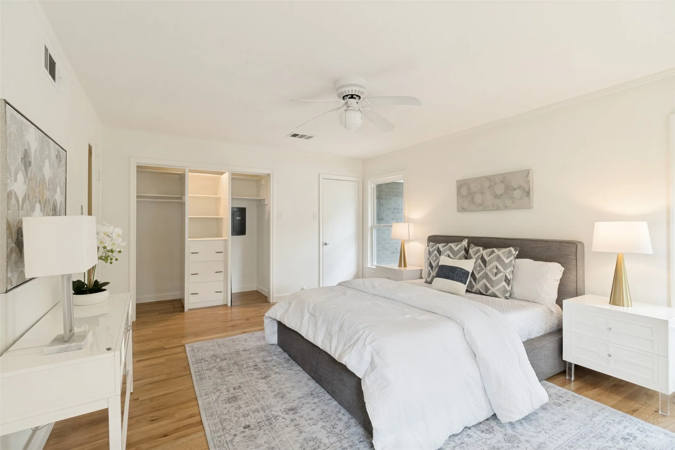 Single Family Residence For Sale in Dallas County , 6109 Ellsworth Avenue, Dallas, Texas 75214, 3 Bedroom, 1 Bathroom, 2 Garage spaces, 1,523 Sqft, built in 1942, mls#21370098, Real Estate Agent in Dallas, Homes For Sale in Dallas county, Homes For Sale in Dallas, Realtor in Dallas Texas, Real Estate Brokerage Independent Realty Texas, Luminita Cordes Realtor